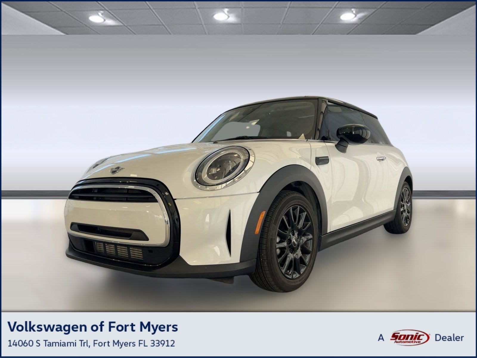 2024 MINI Hardtop Base's photo