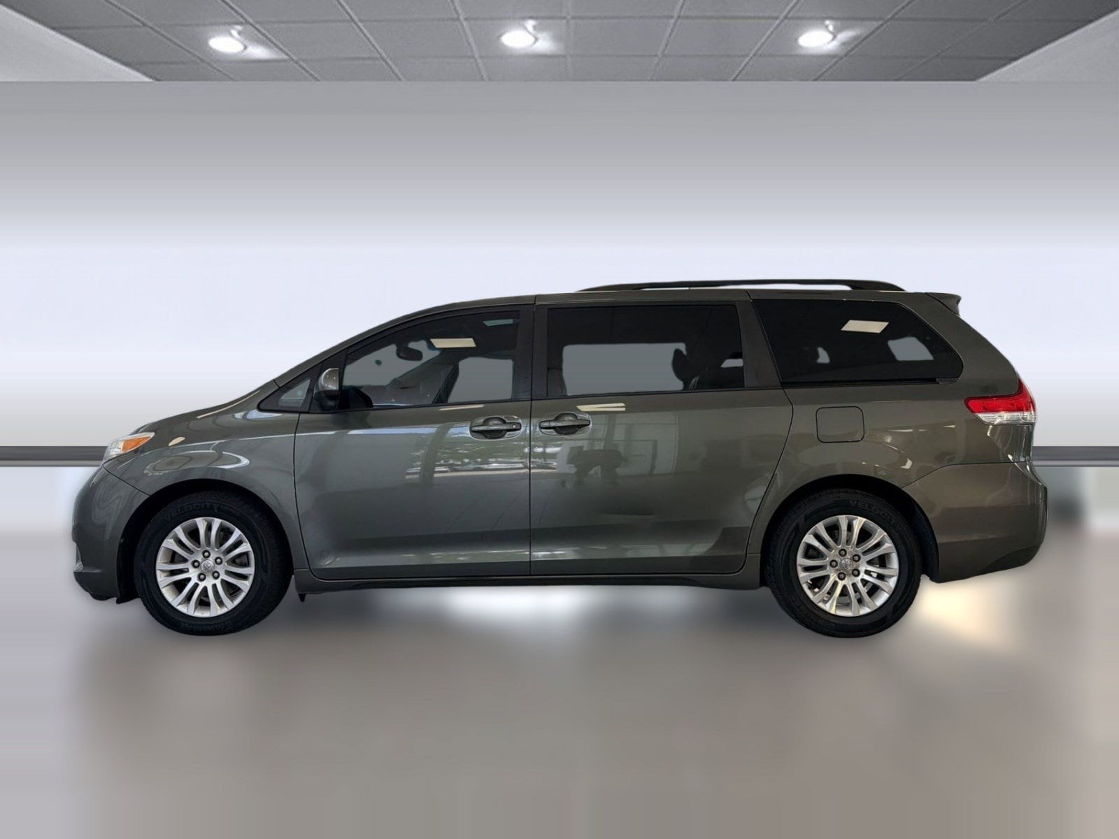 Used 2011 Toyota Sienna XLE with VIN 5TDYK3DC9BS086511 for sale in Fort Myers, FL