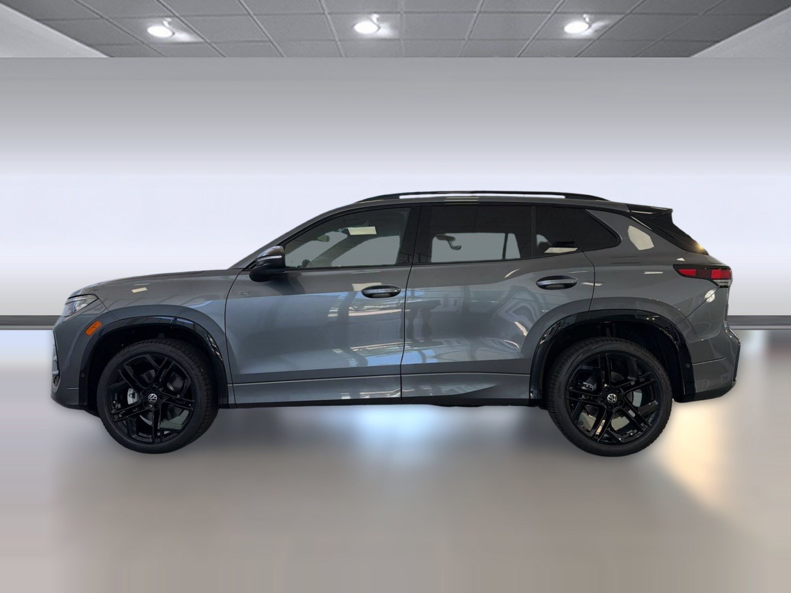 New 2026 Volkswagen Tiguan SE R-Line Black SUV