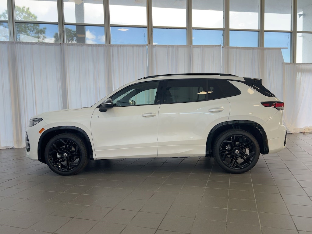 New 2026 Volkswagen Tiguan 2.0T SE SUV