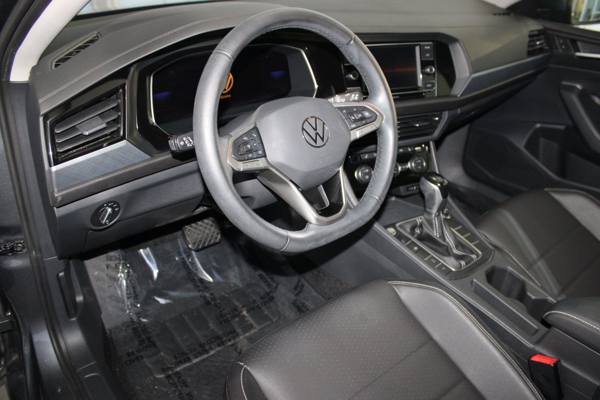 2022 Volkswagen Jetta SE photo 3
