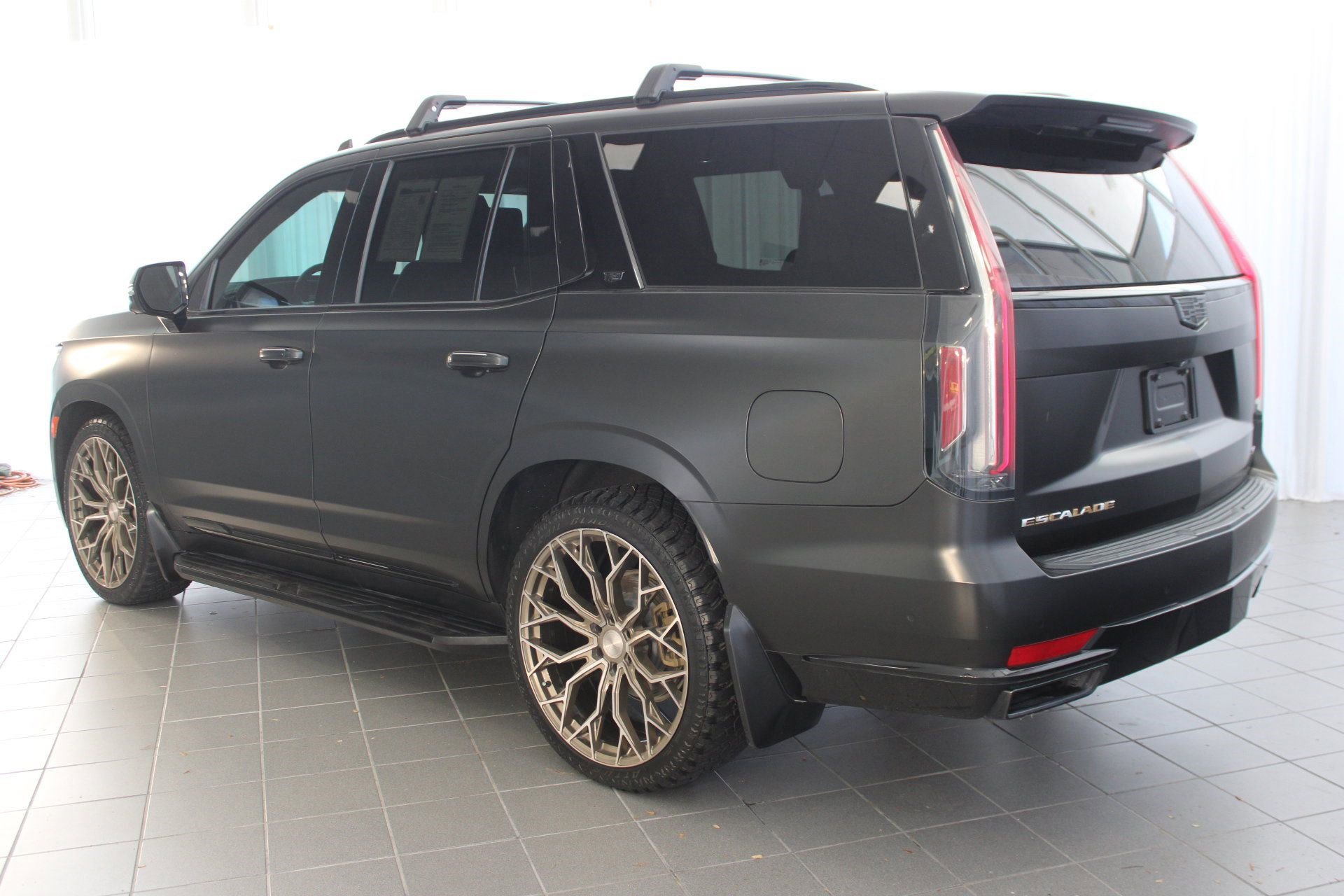 2021 Cadillac Escalade Sport photo 3