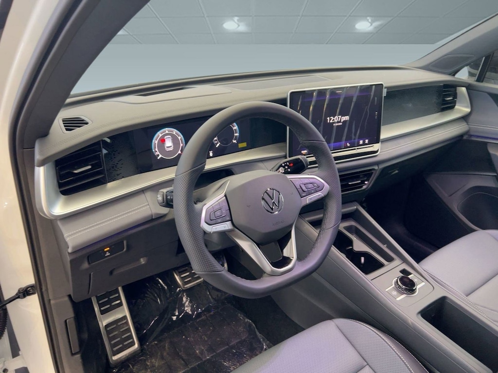 New 2026 Volkswagen Tiguan 2.0T SE R-Line Black SUV