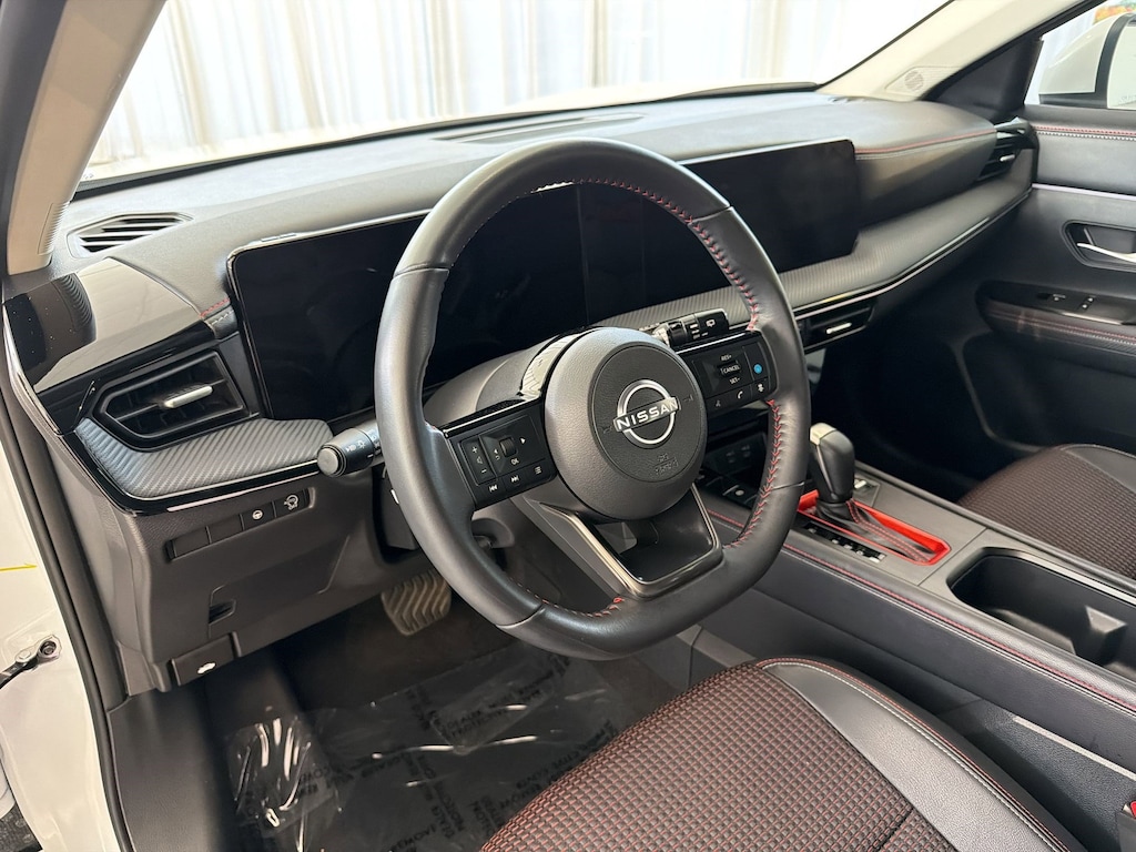 Used 2025 Nissan Kicks SR SR FWD
