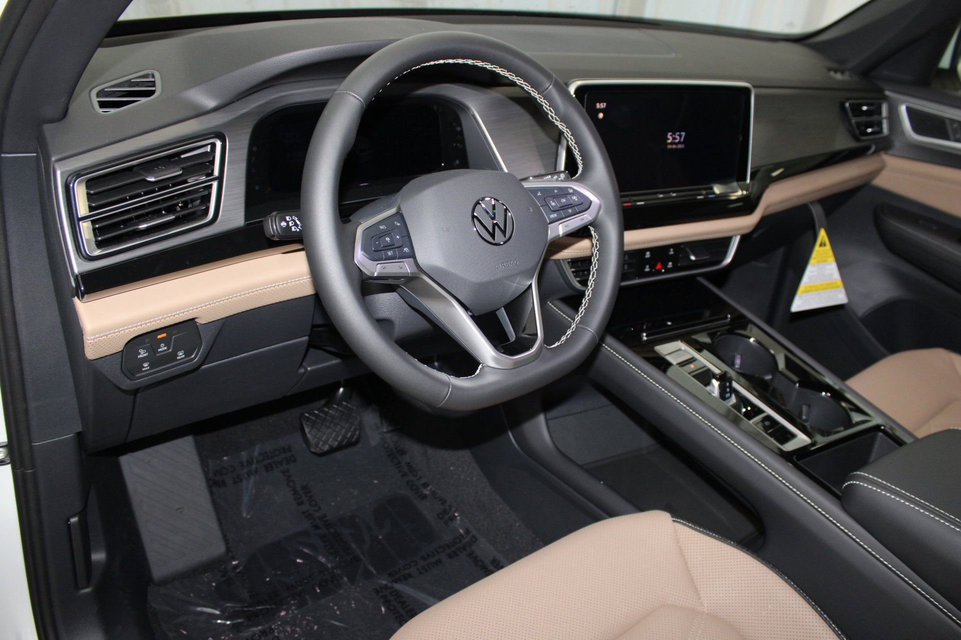 2026 Volkswagen Atlas Cross Sport SE Technology photo 4