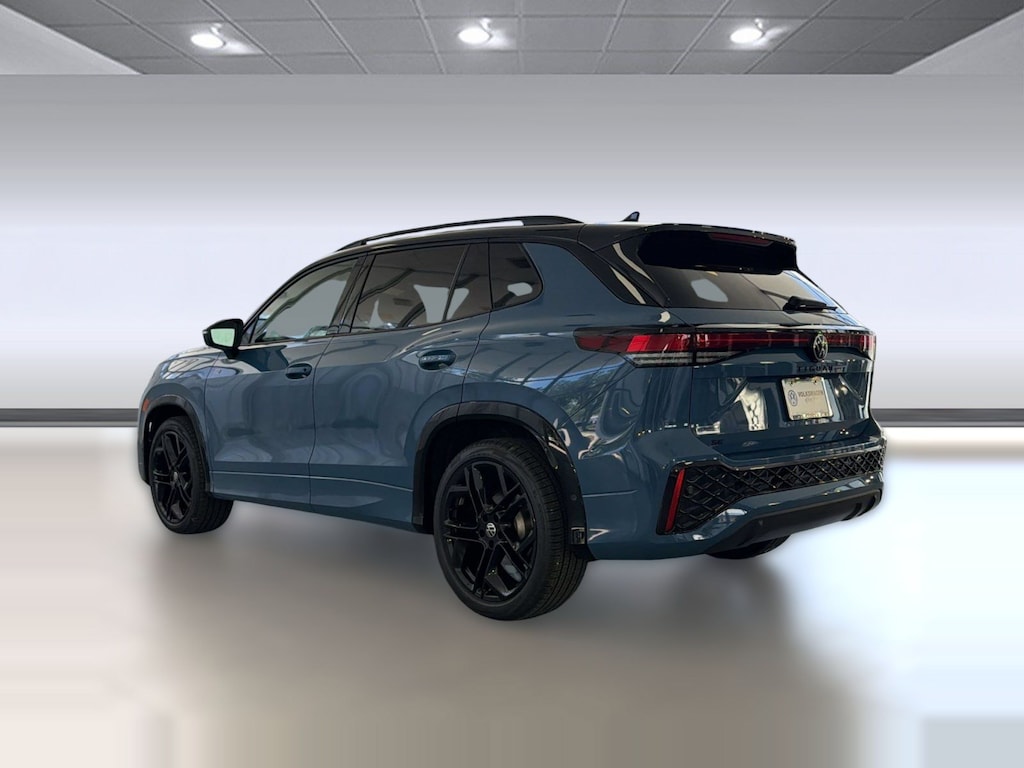 New 2026 Volkswagen Tiguan SE R-Line Black SUV