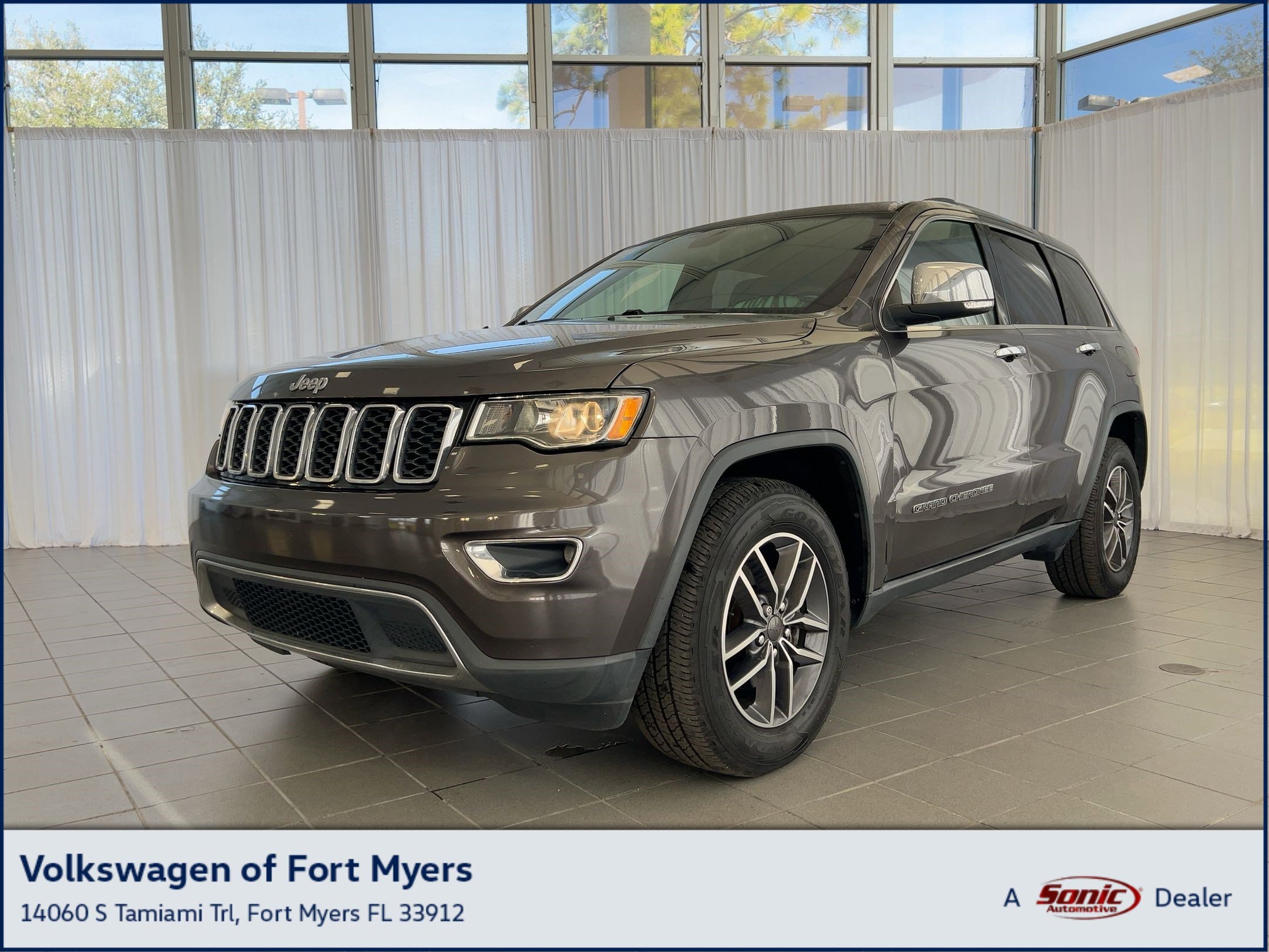 2019 Jeep Grand Cherokee Limited's photo