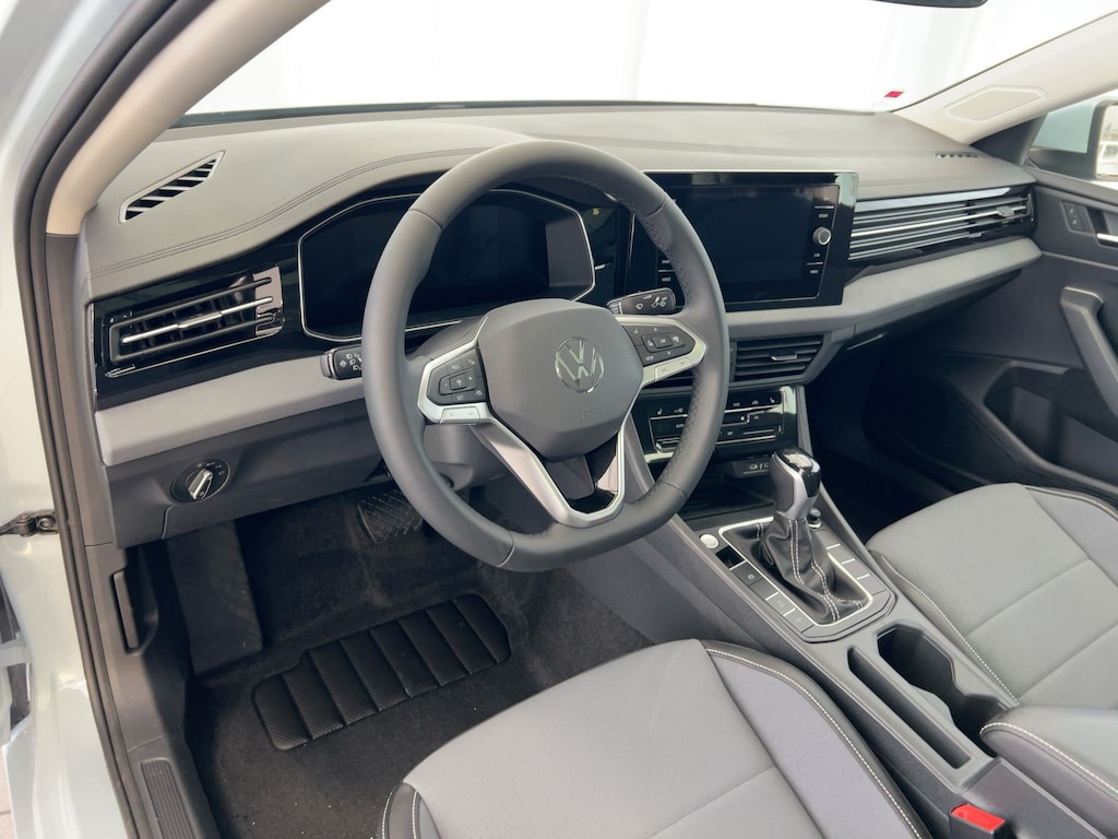 New 2026 Volkswagen Jetta 1.5T SE Sedan