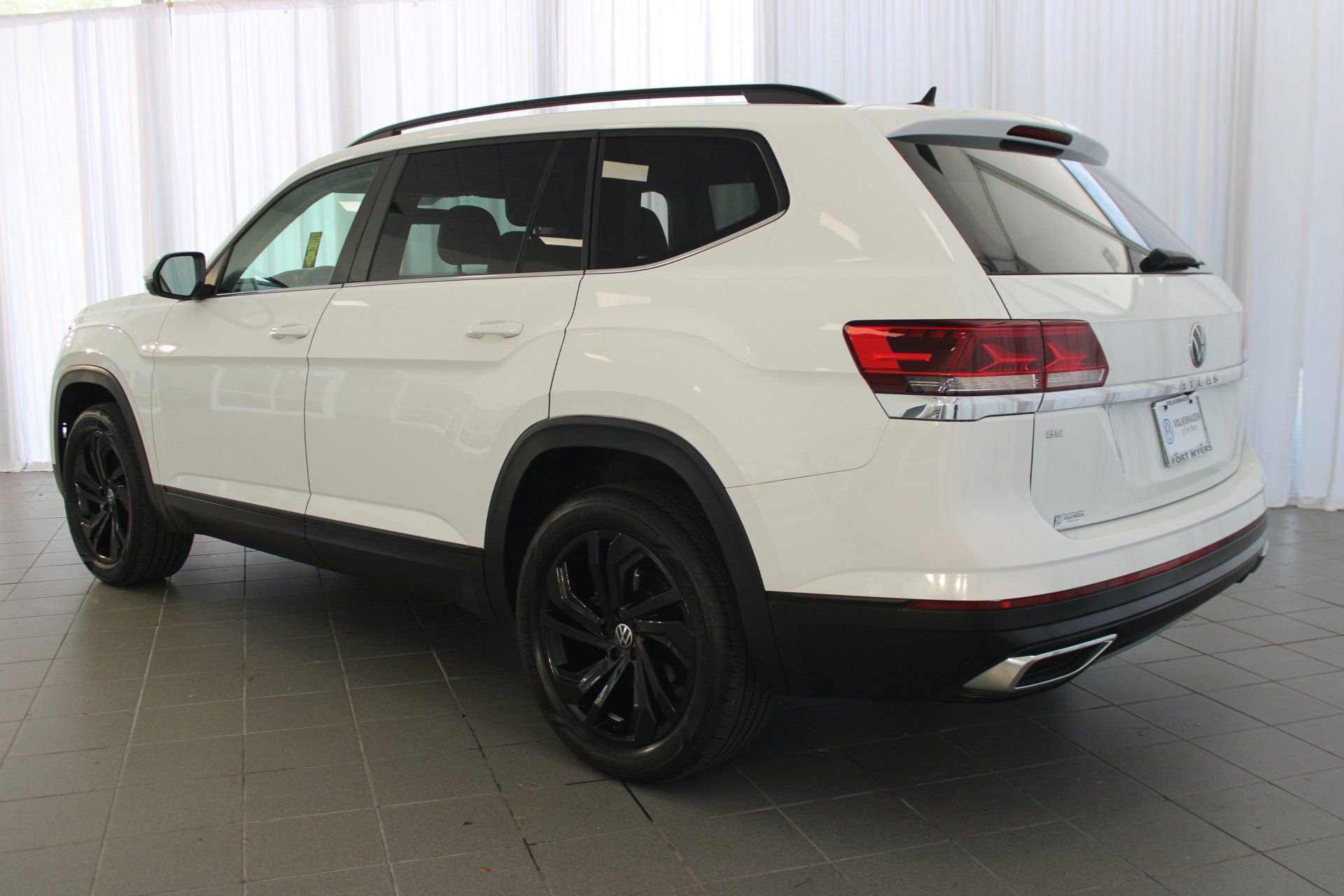 2022 Volkswagen Atlas SE Technology photo 3