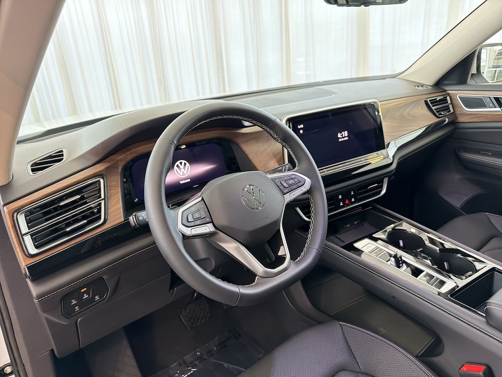 New 2026 Volkswagen Atlas SE w/Technology SUV