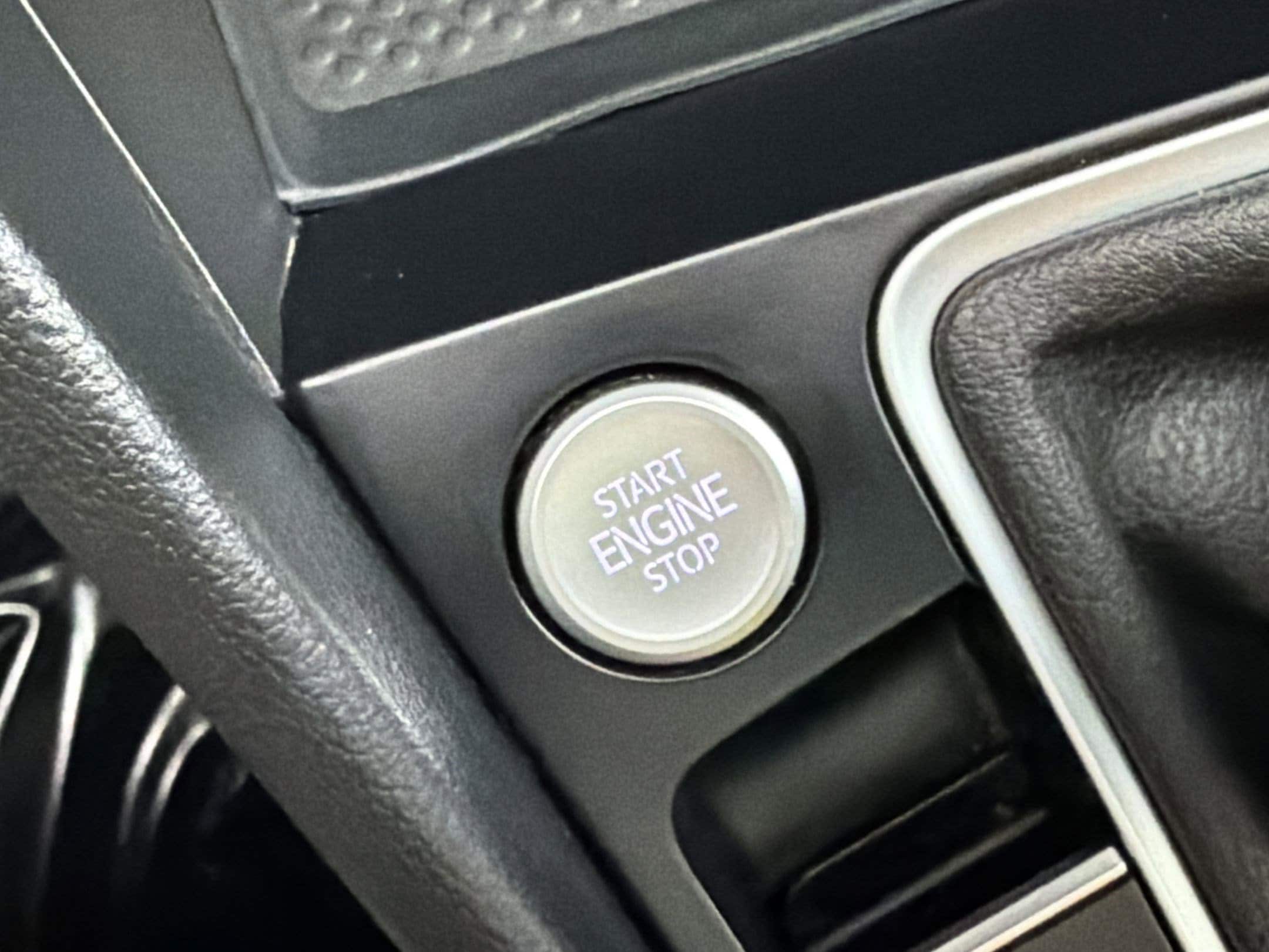 2025 Volkswagen Jetta SE - Photo 25