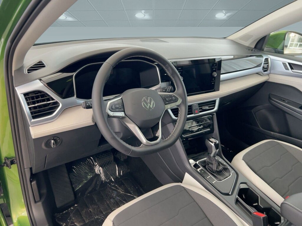 New 2026 Volkswagen Taos 1.5T SE SUV