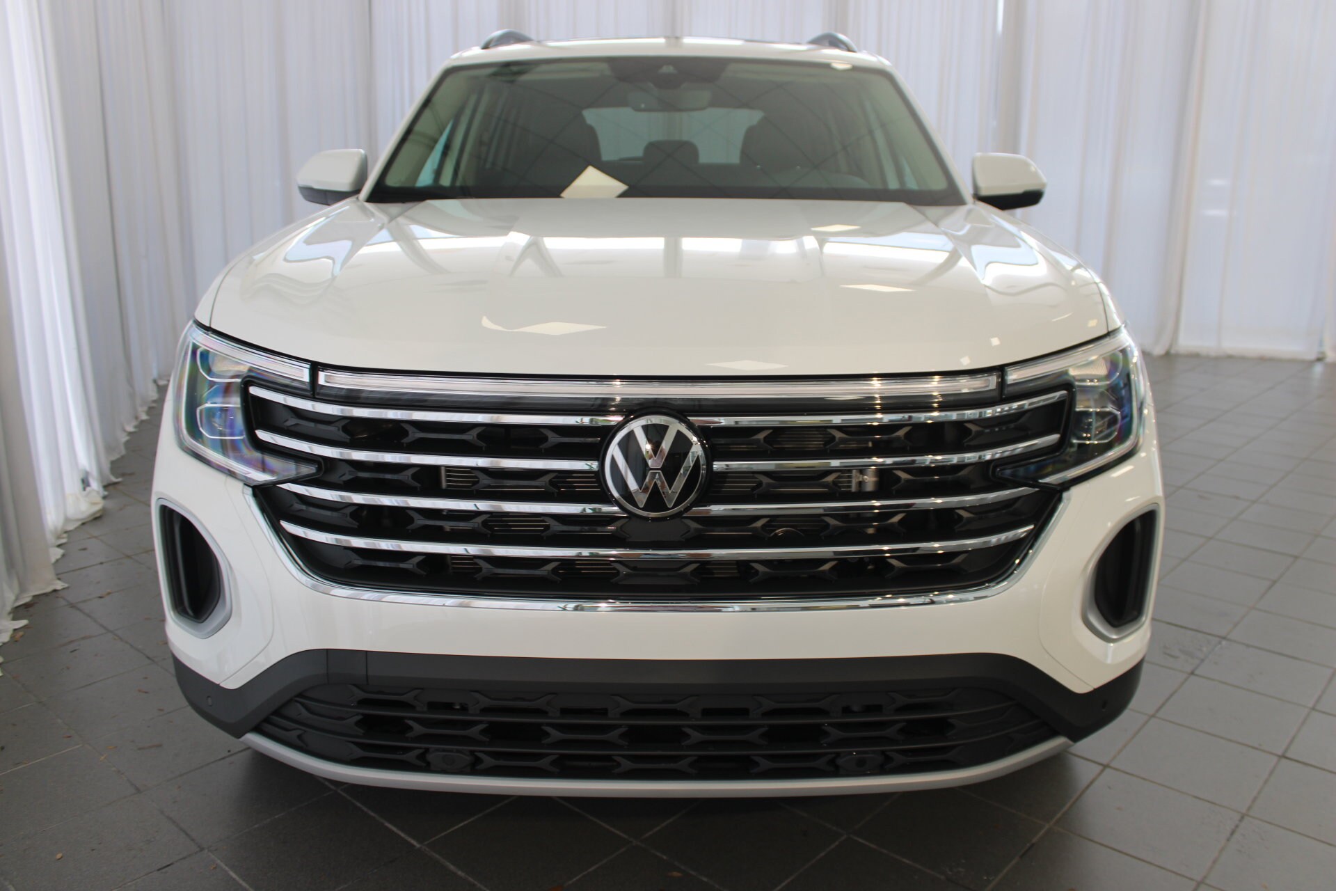 2026 Volkswagen Atlas SE Technology photo 4