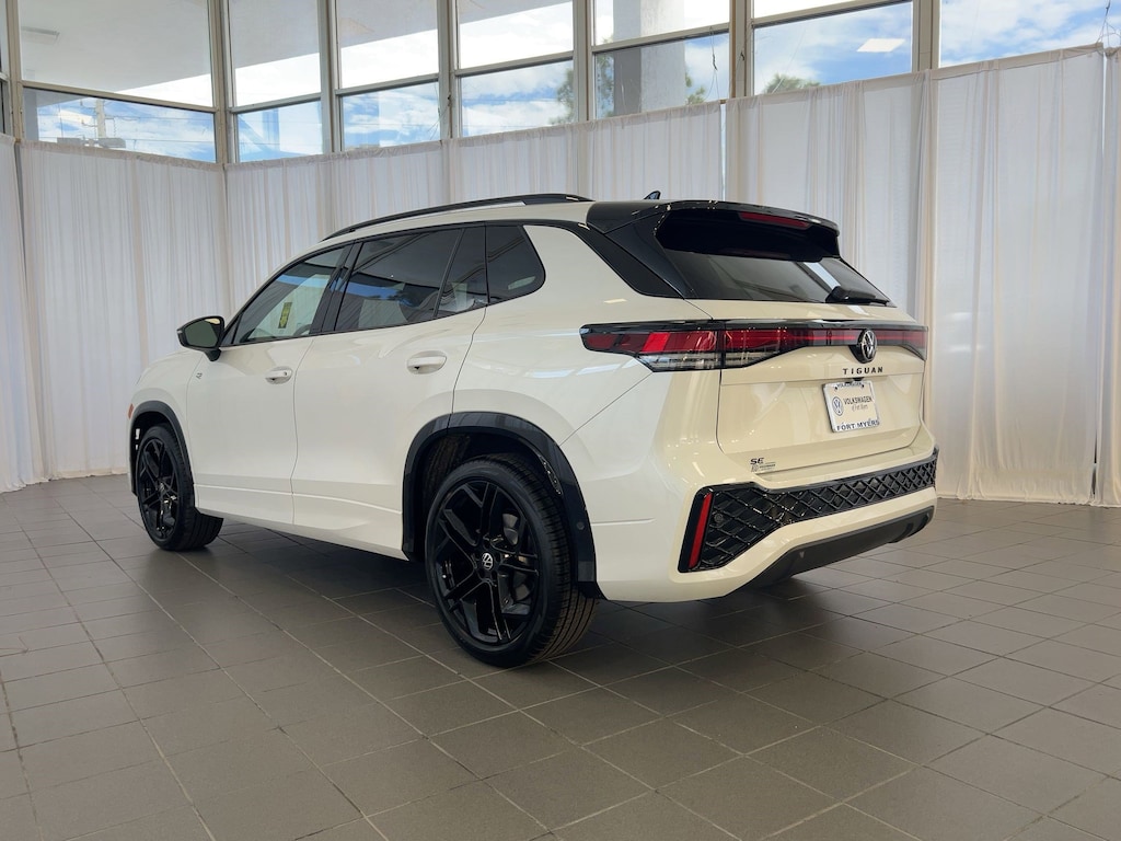 New 2026 Volkswagen Tiguan 2.0T SE SUV
