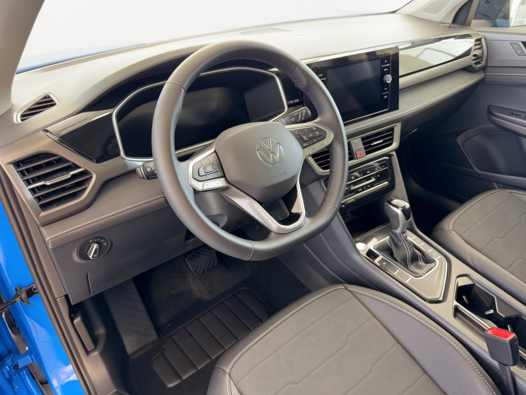 New 2027 Volkswagen Taos 1.5T SE Black SUV