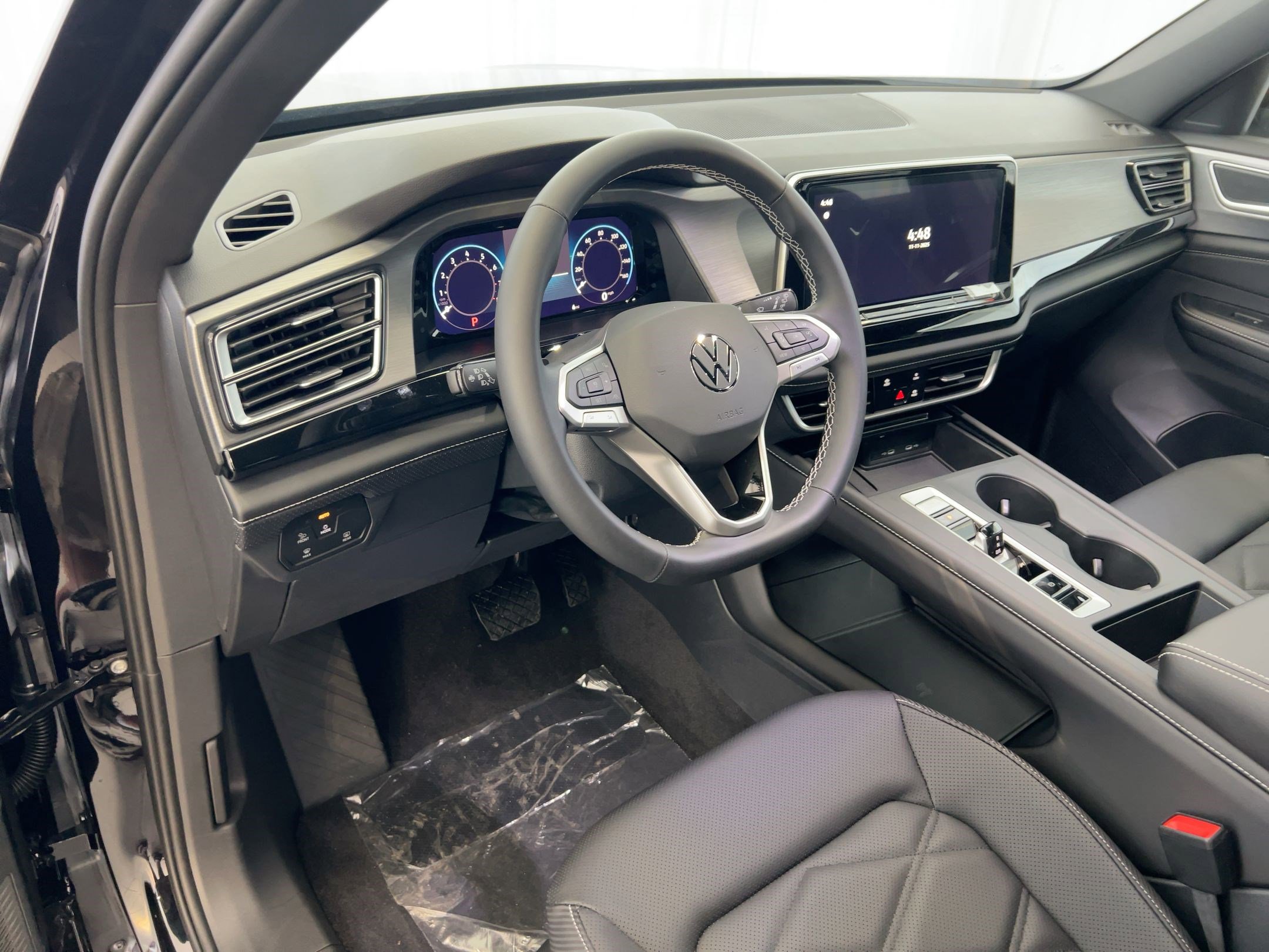 2026 Volkswagen Atlas Cross Sport SE photo 3