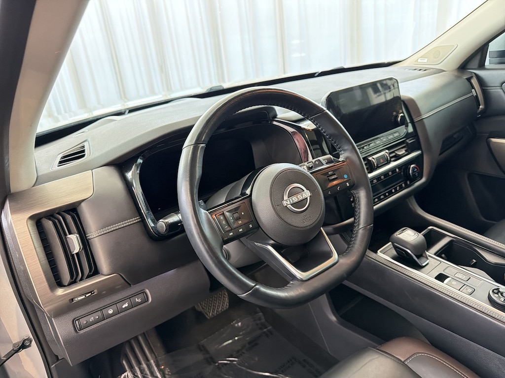 Used 2023 Nissan Pathfinder Platinum Platinum 4WD