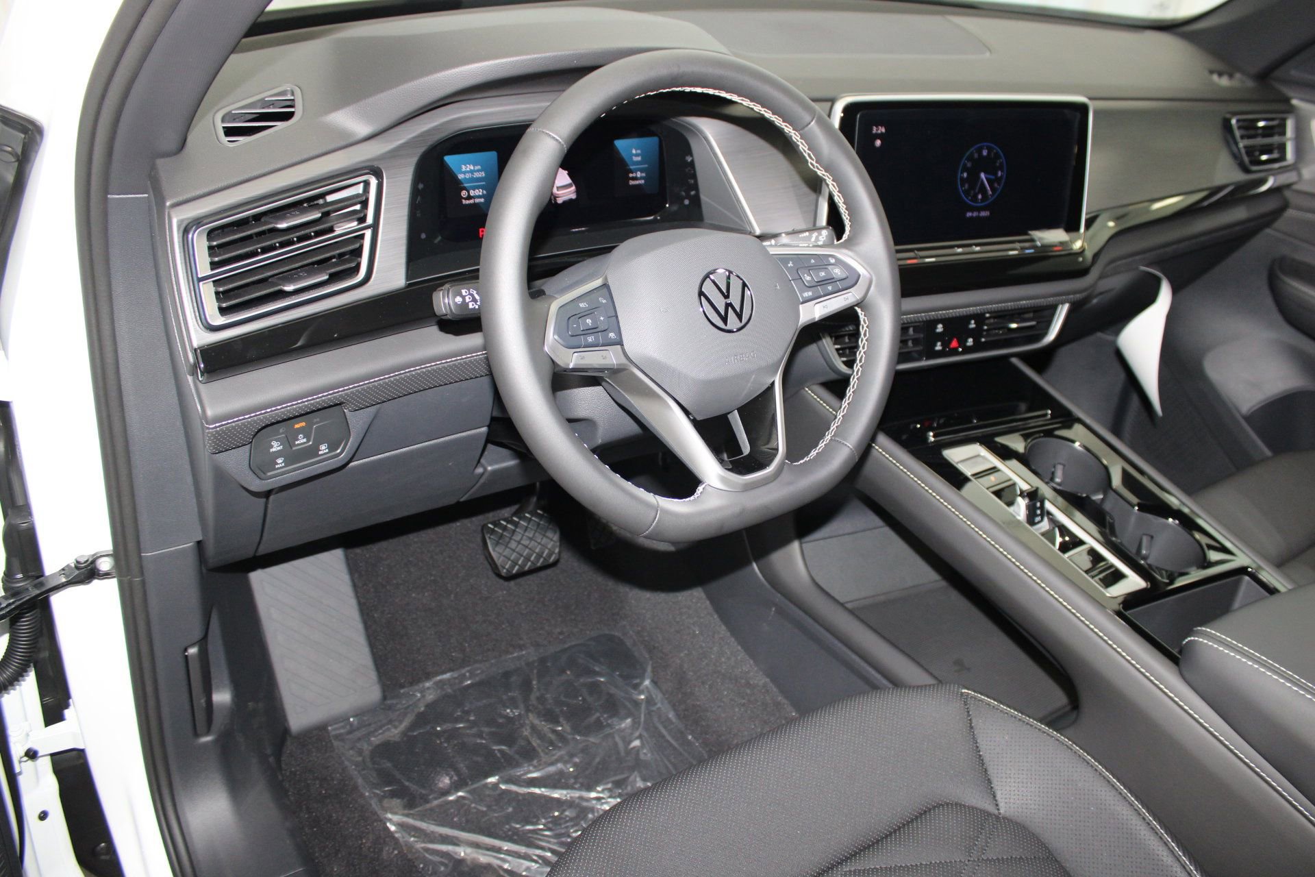 2026 Volkswagen Atlas Cross Sport SE Technology photo 4