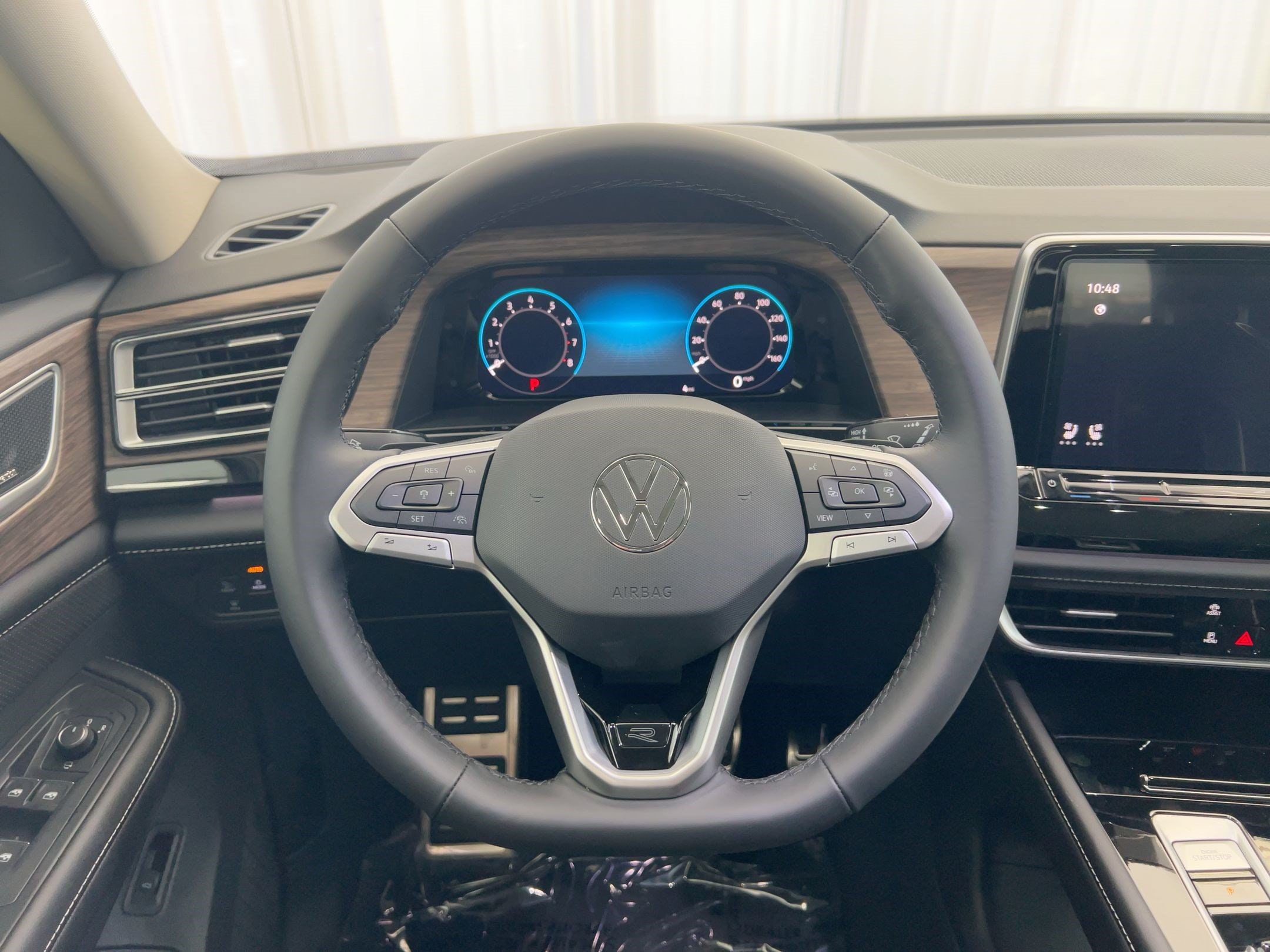 2026 Volkswagen Atlas SEL Premium R-Line - Photo 18