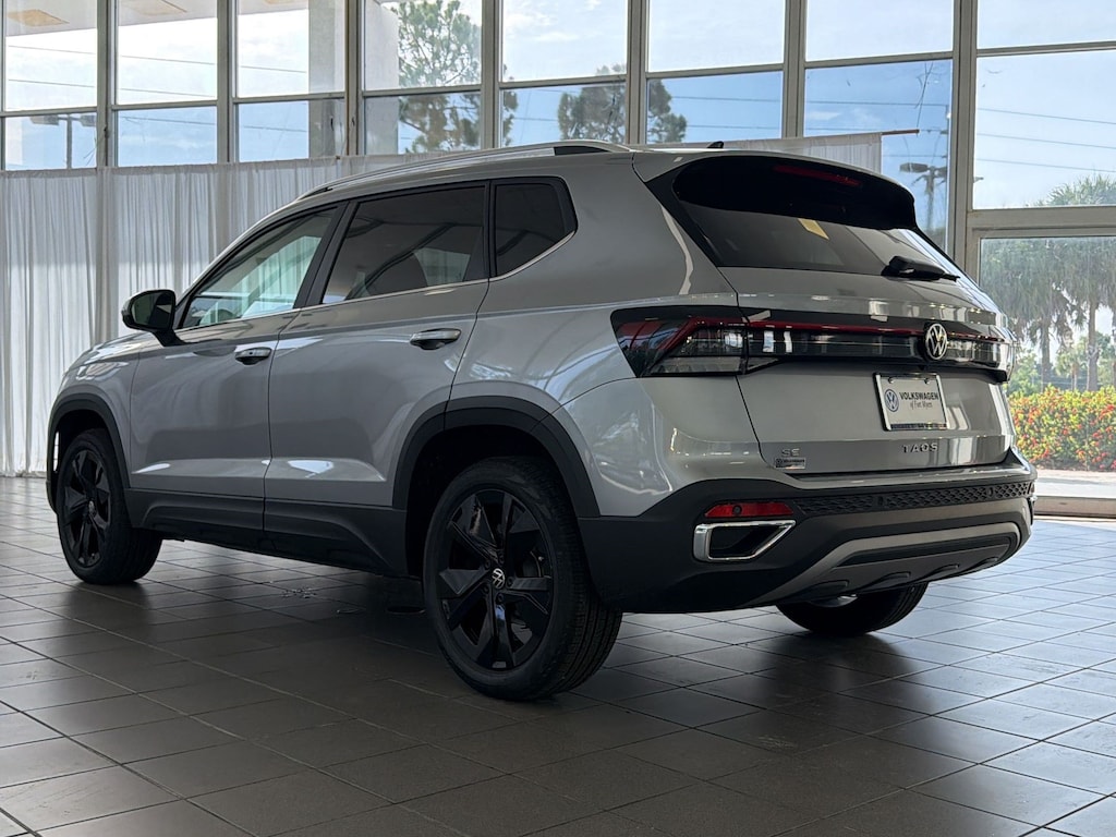 New 2026 Volkswagen Taos 1.5T SE SUV