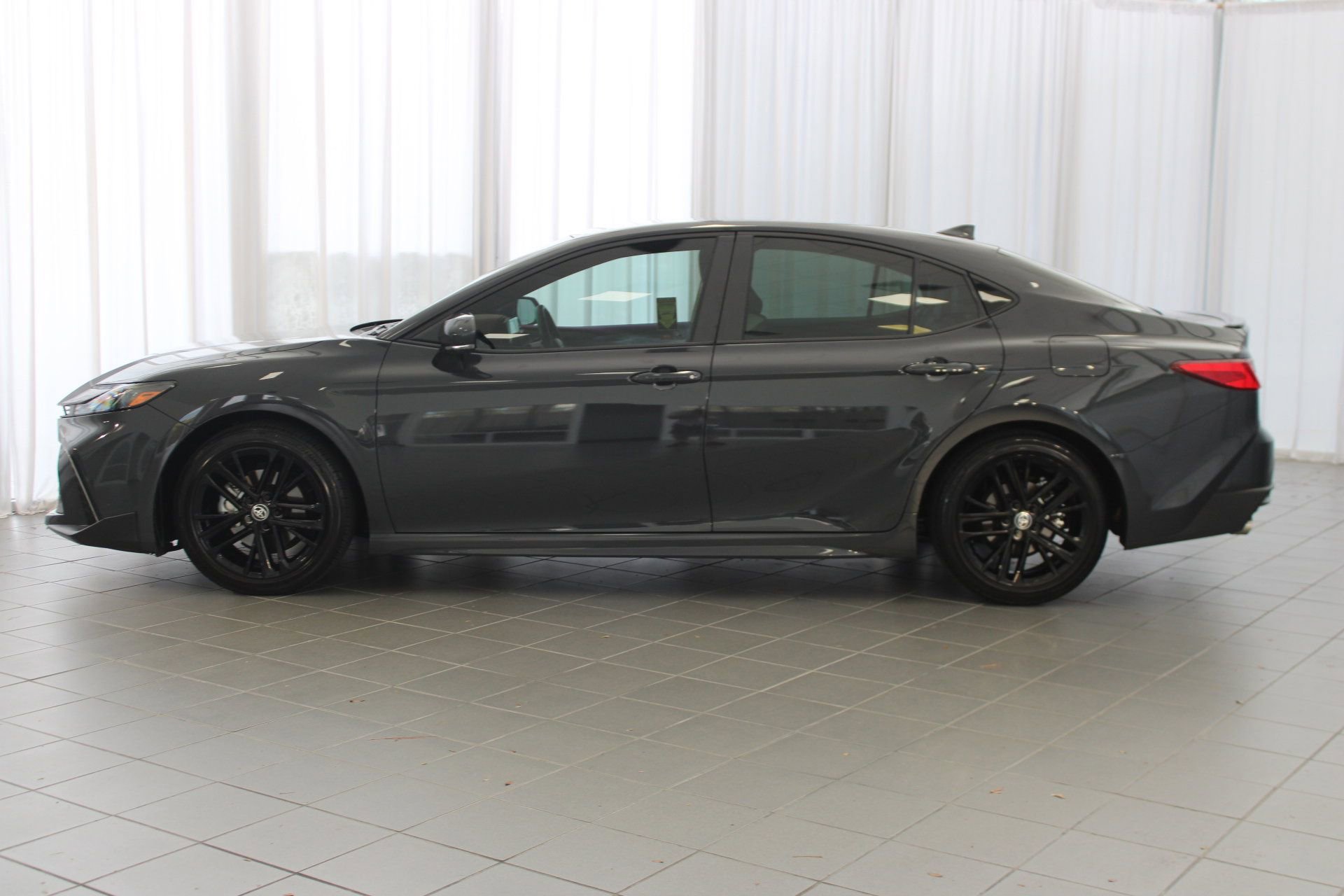 2025 Toyota Camry SE photo 2