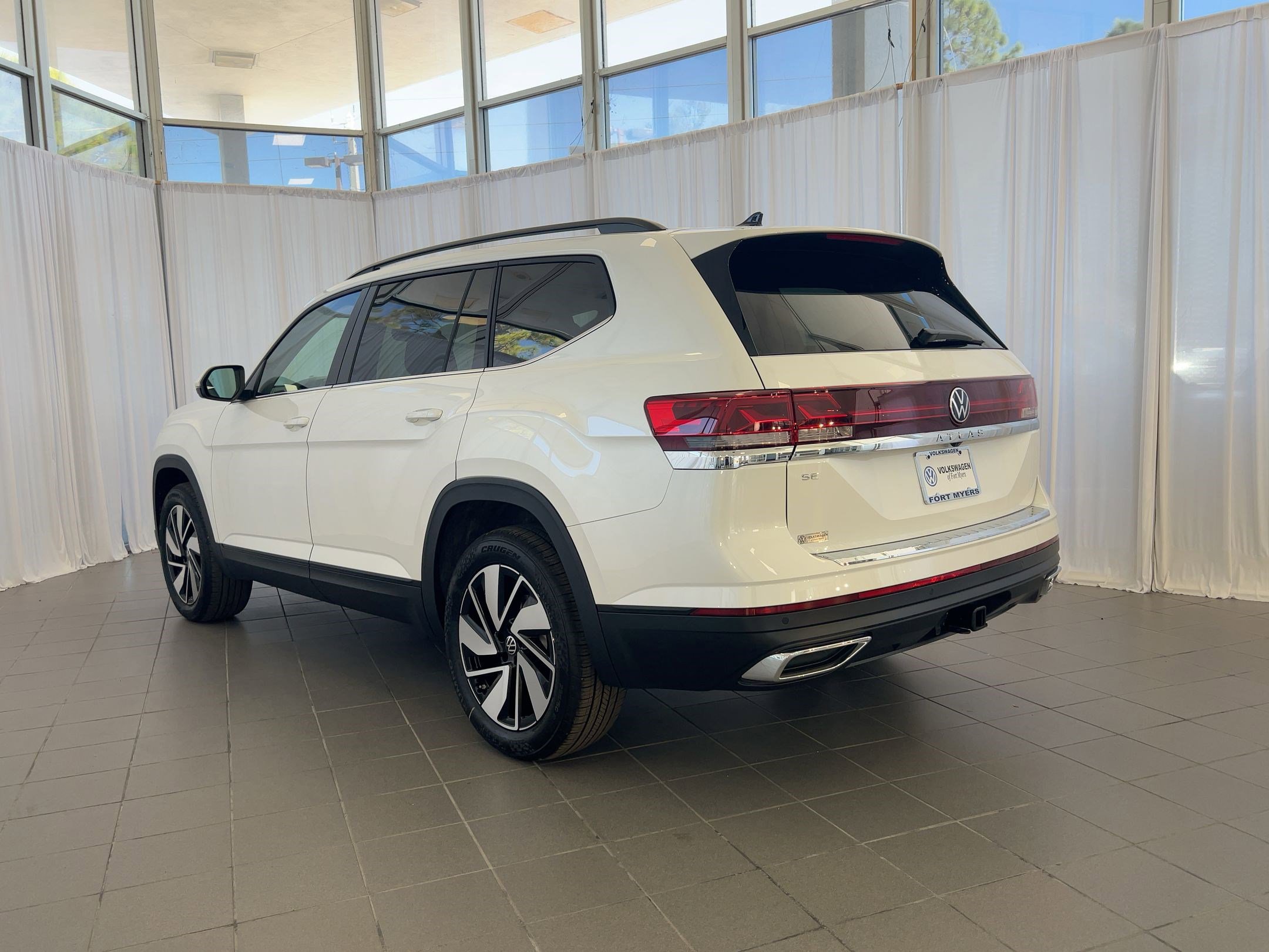 2026 Volkswagen Atlas SE Technology photo 3