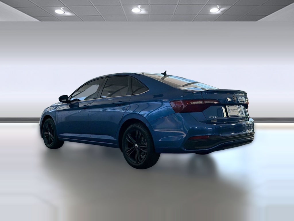Used 2023 Volkswagen Jetta SE SE Auto