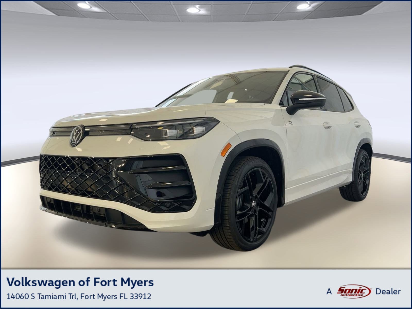 2026 Volkswagen Tiguan SE R-LINE BLACK's photo