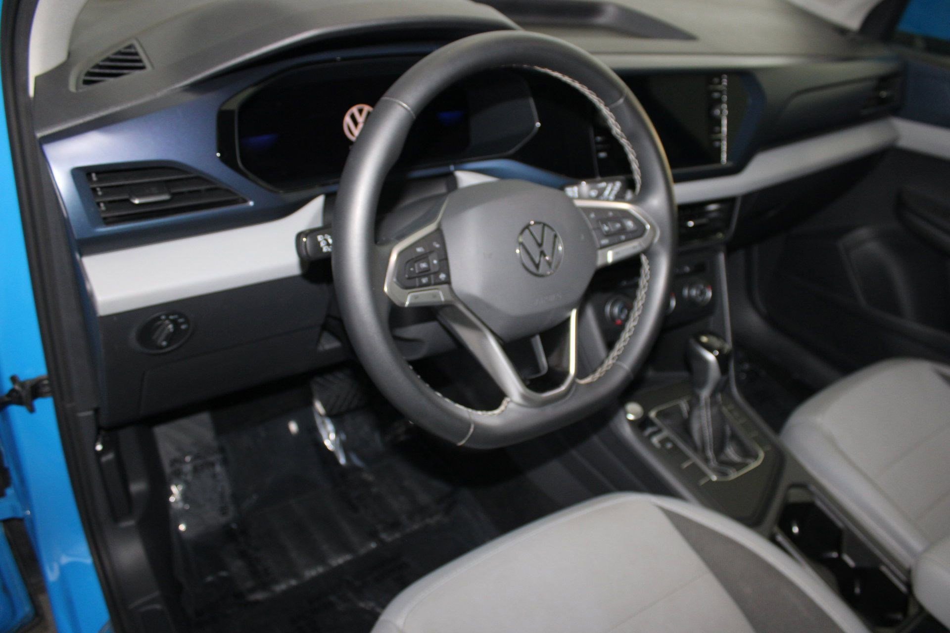 2022 Volkswagen Taos SE photo 4