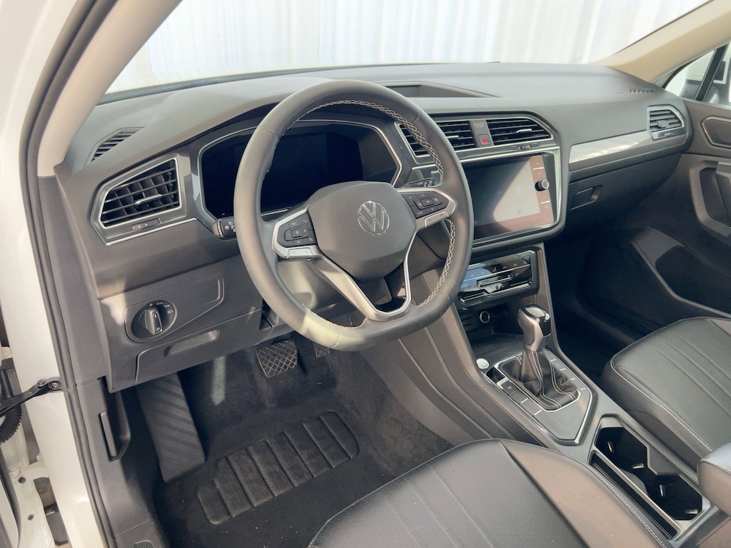 Used 2022 Volkswagen Tiguan SE 2.0T SE FWD