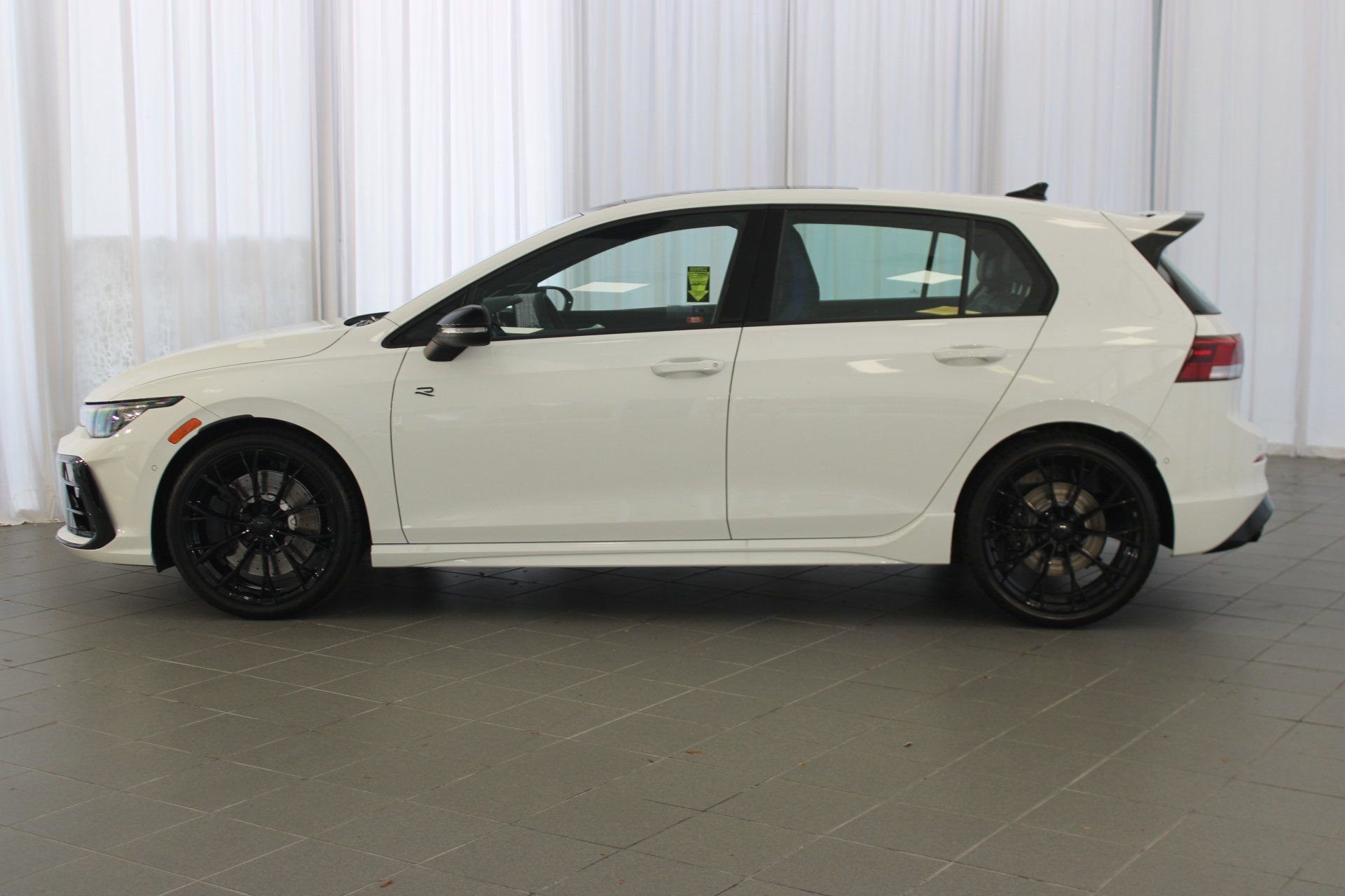2025 Volkswagen Golf R photo 2