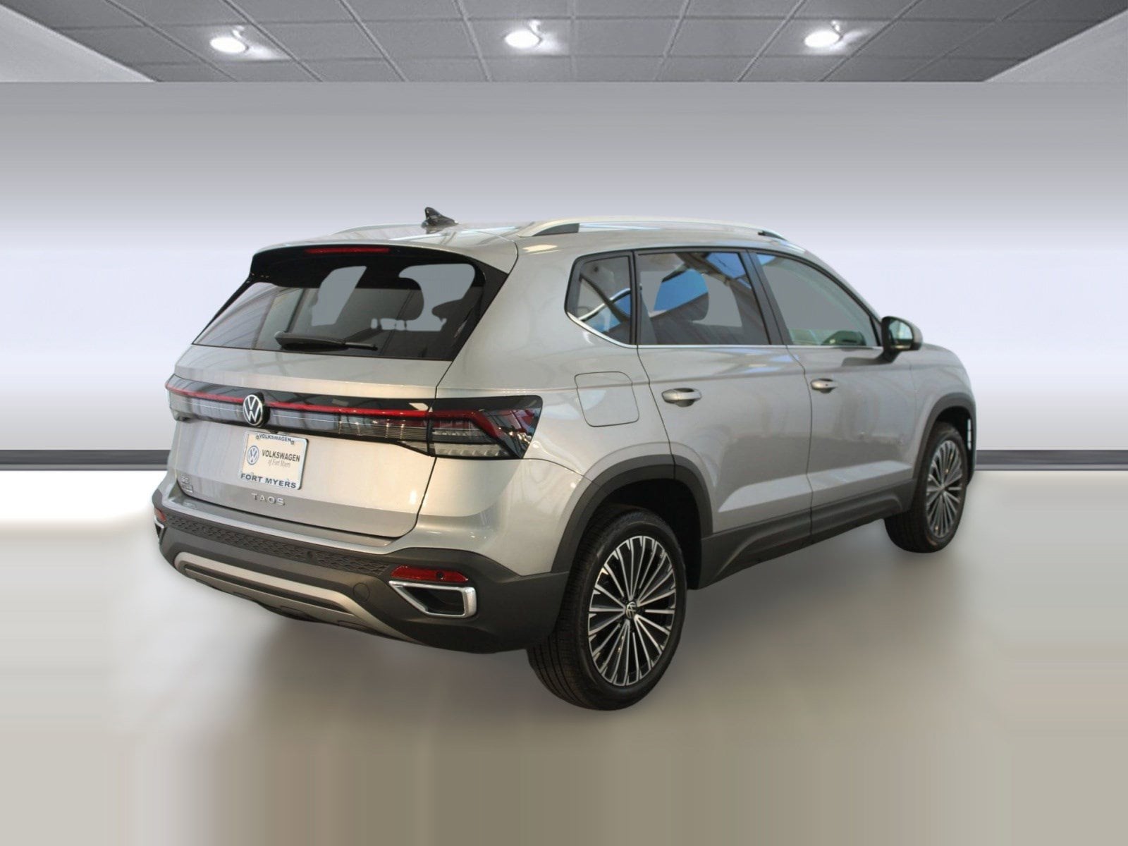 2025 Volkswagen Taos SE - Photo 8