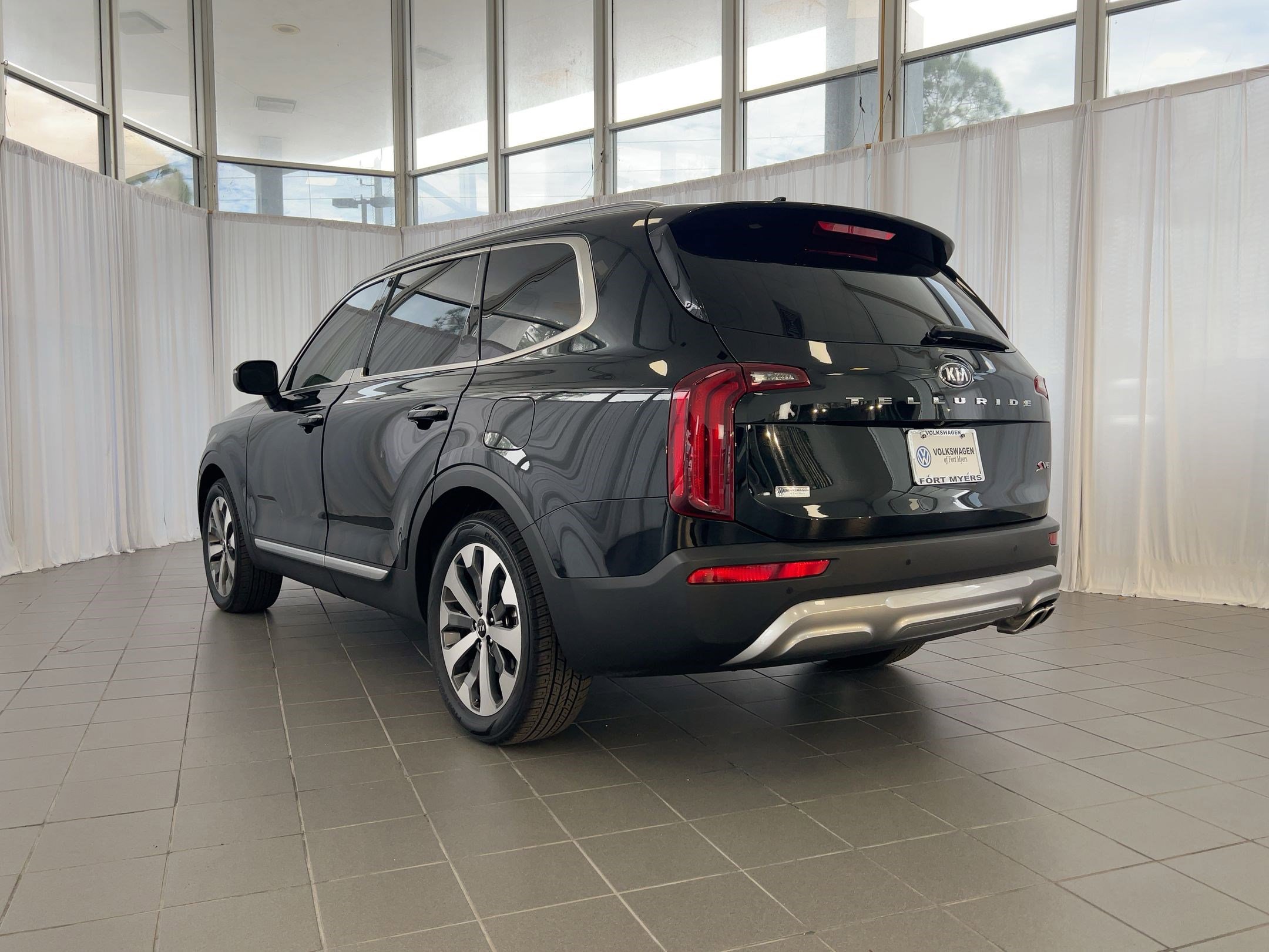 2020 Kia Telluride S photo 2