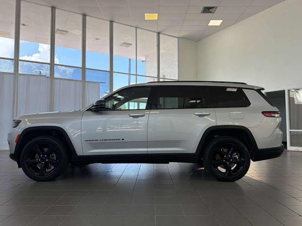 Used 2023 Jeep Grand Cherokee L Altitude Altitude 4x2