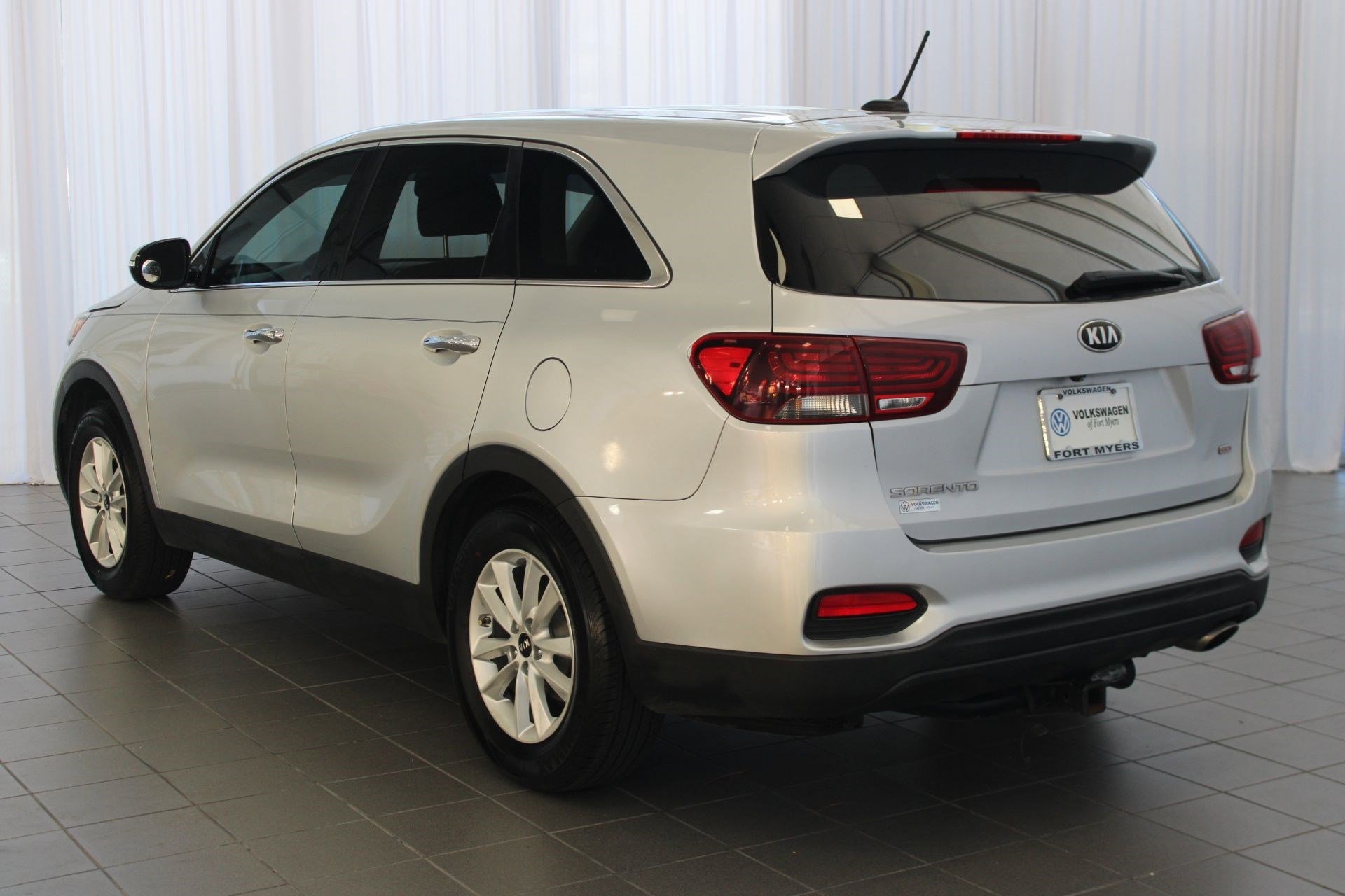 2019 Kia Sorento L photo 2