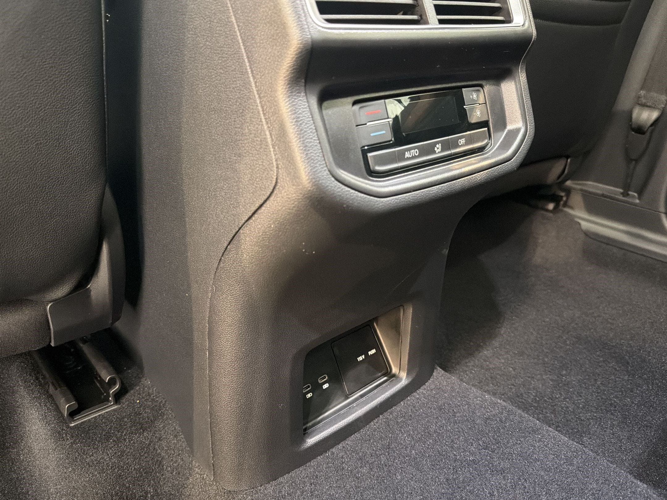 2026 Volkswagen Atlas SE w/Tech - Photo 33
