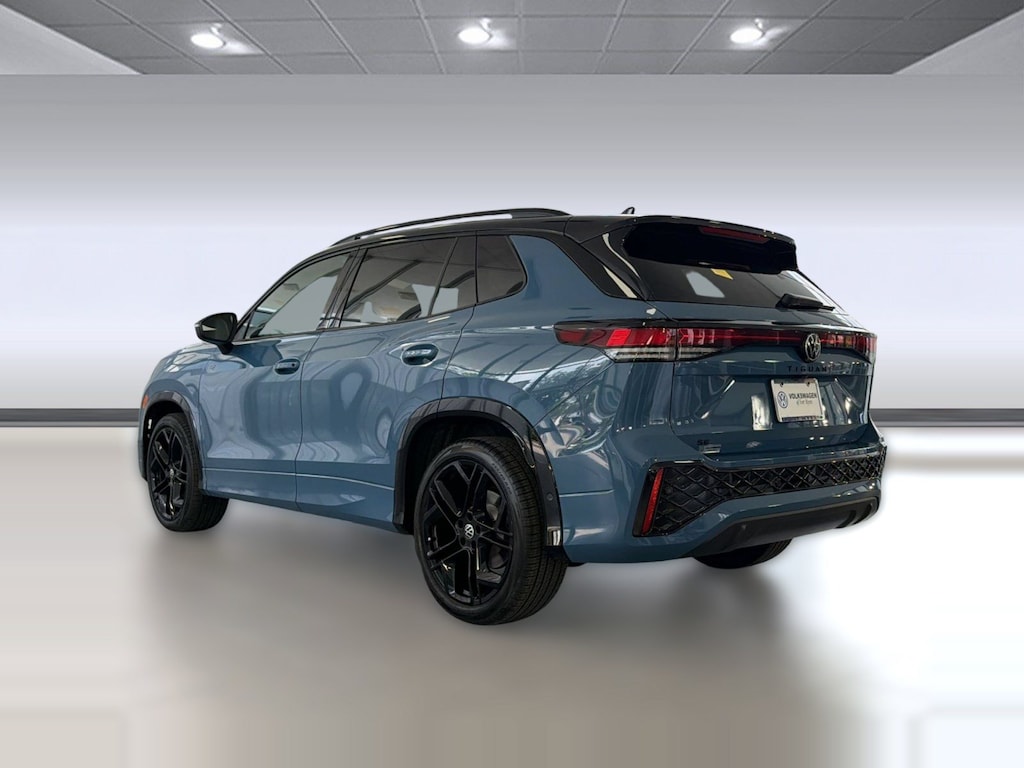 New 2026 Volkswagen Tiguan SE R-Line Black SUV