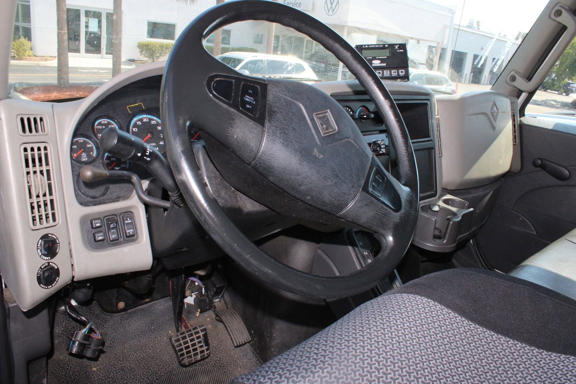 2015 Isuzu NPR DuraStar 4300 photo 3