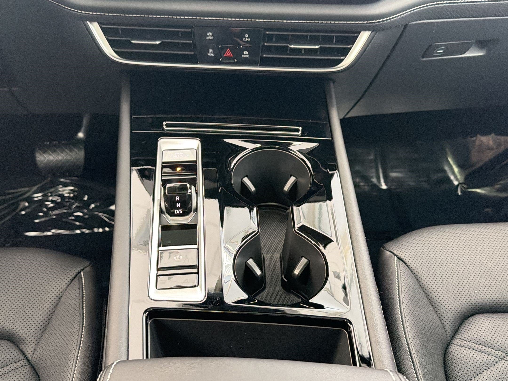 2026 Volkswagen Atlas SE w/Tech - Photo 25