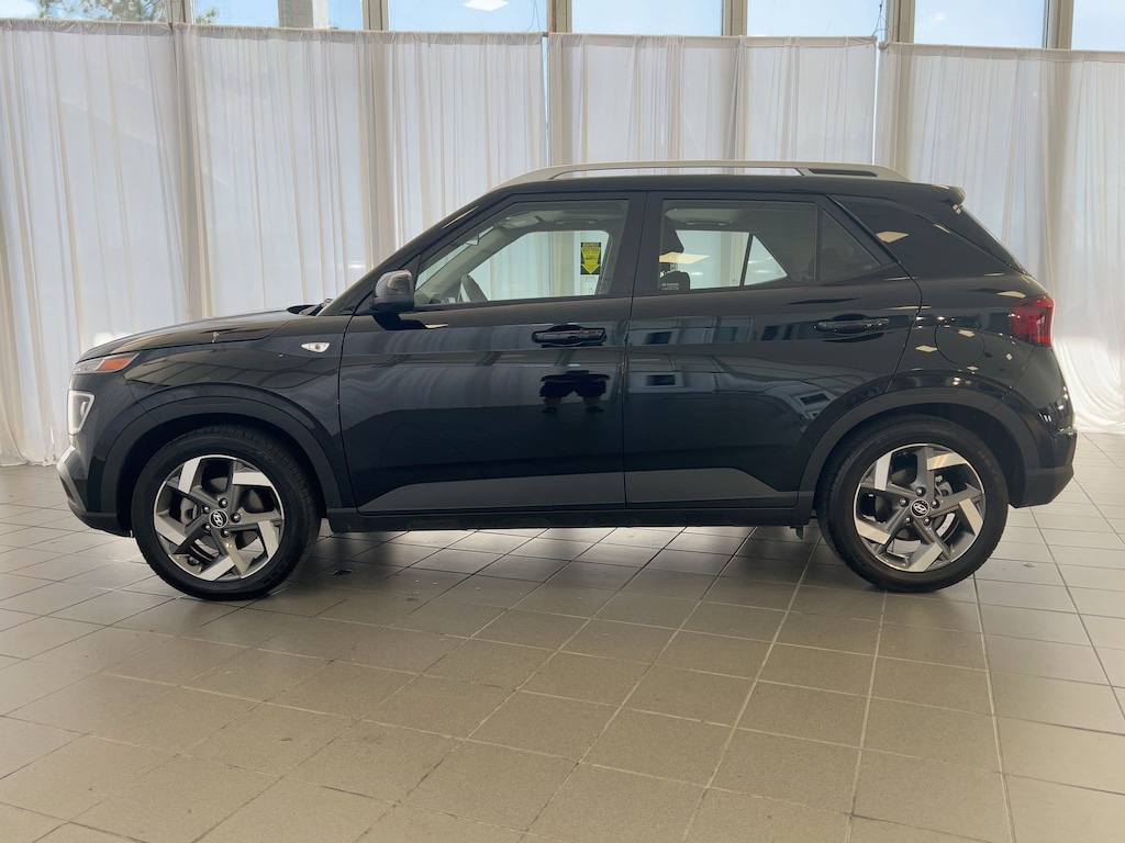 Used 2022 Hyundai Venue SEL SEL IVT