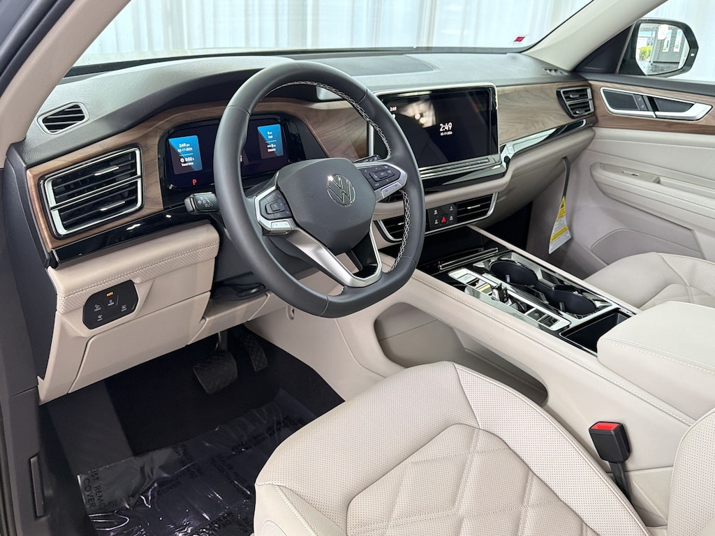 New 2026 Volkswagen Atlas SE w/Technology SUV