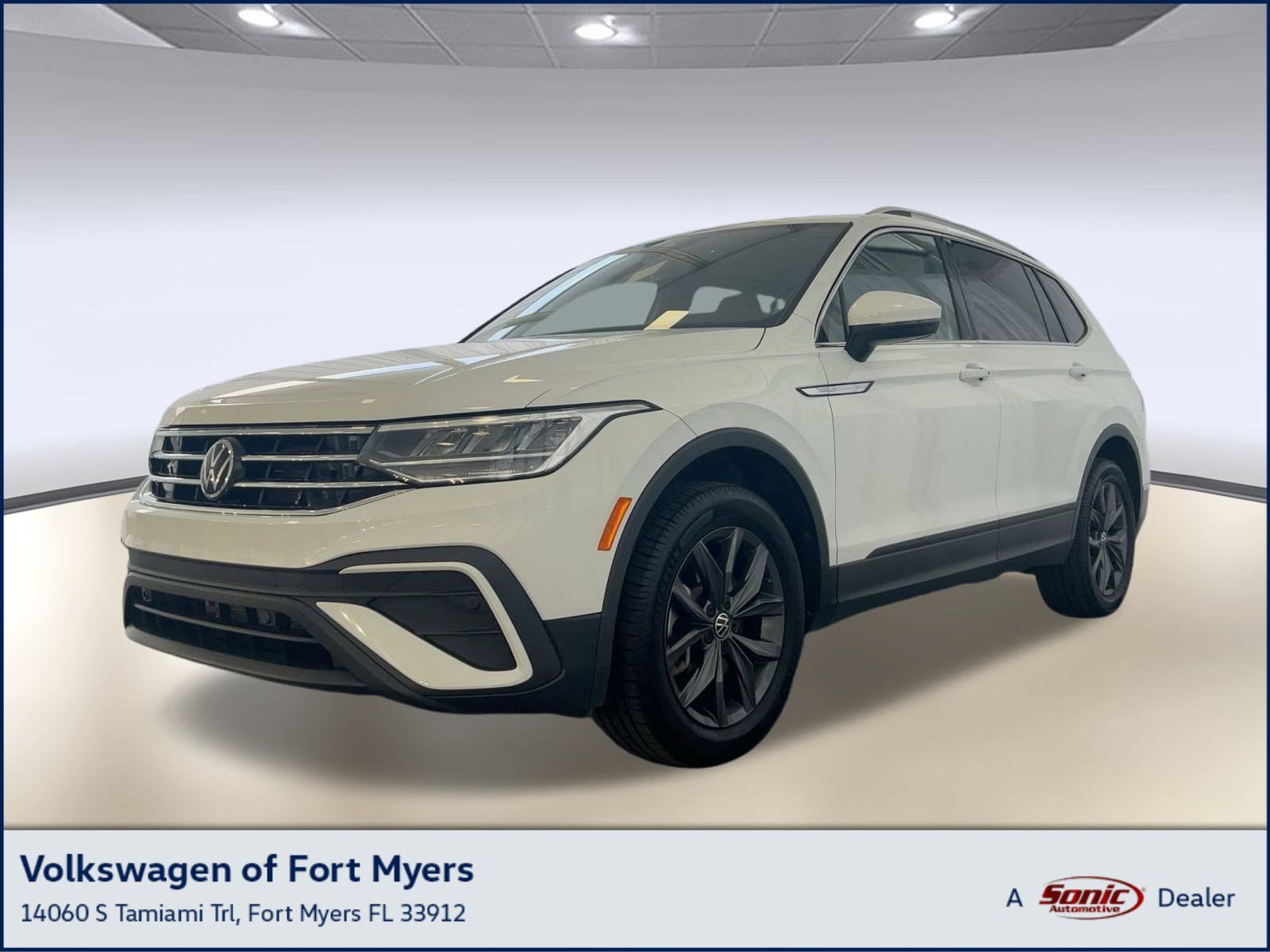2022 Volkswagen Tiguan SE's photo