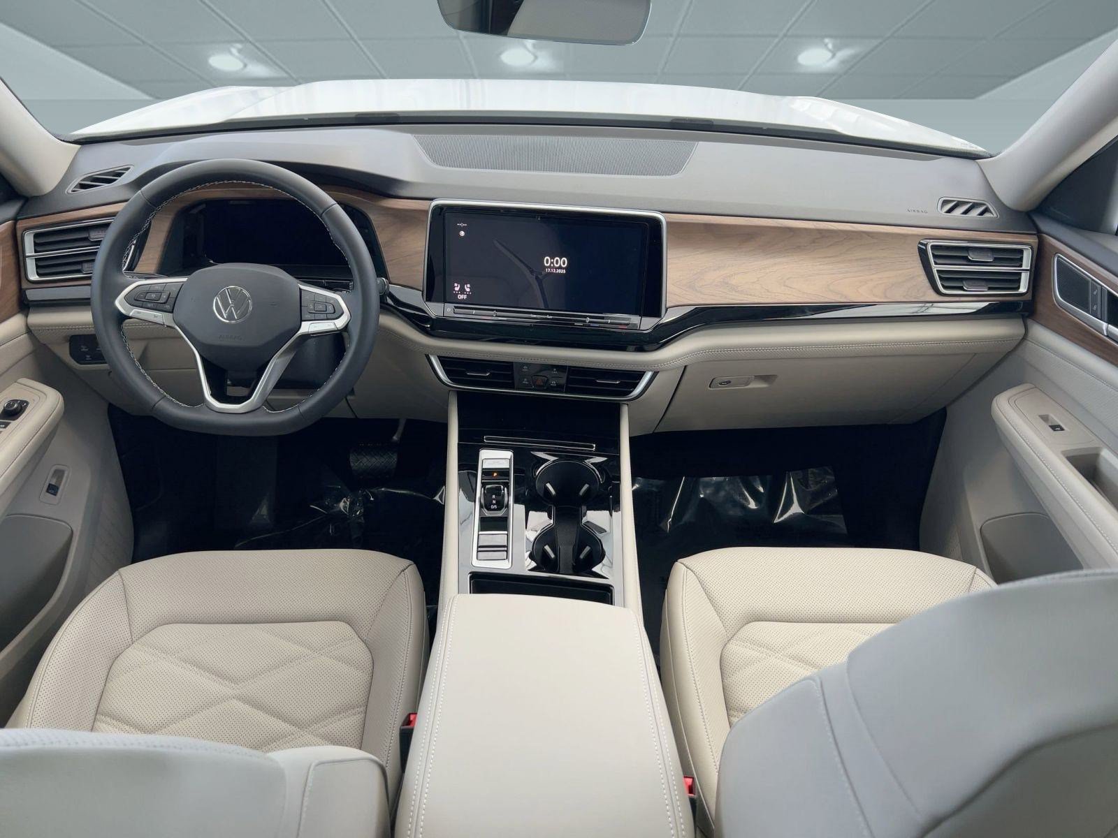 2026 Volkswagen Atlas SE w/Tech - Photo 17