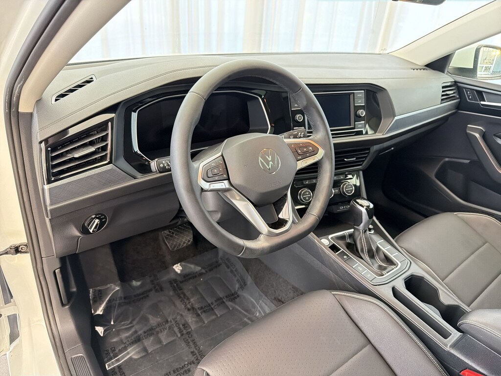Certified 2024 Volkswagen Jetta SE SE Auto