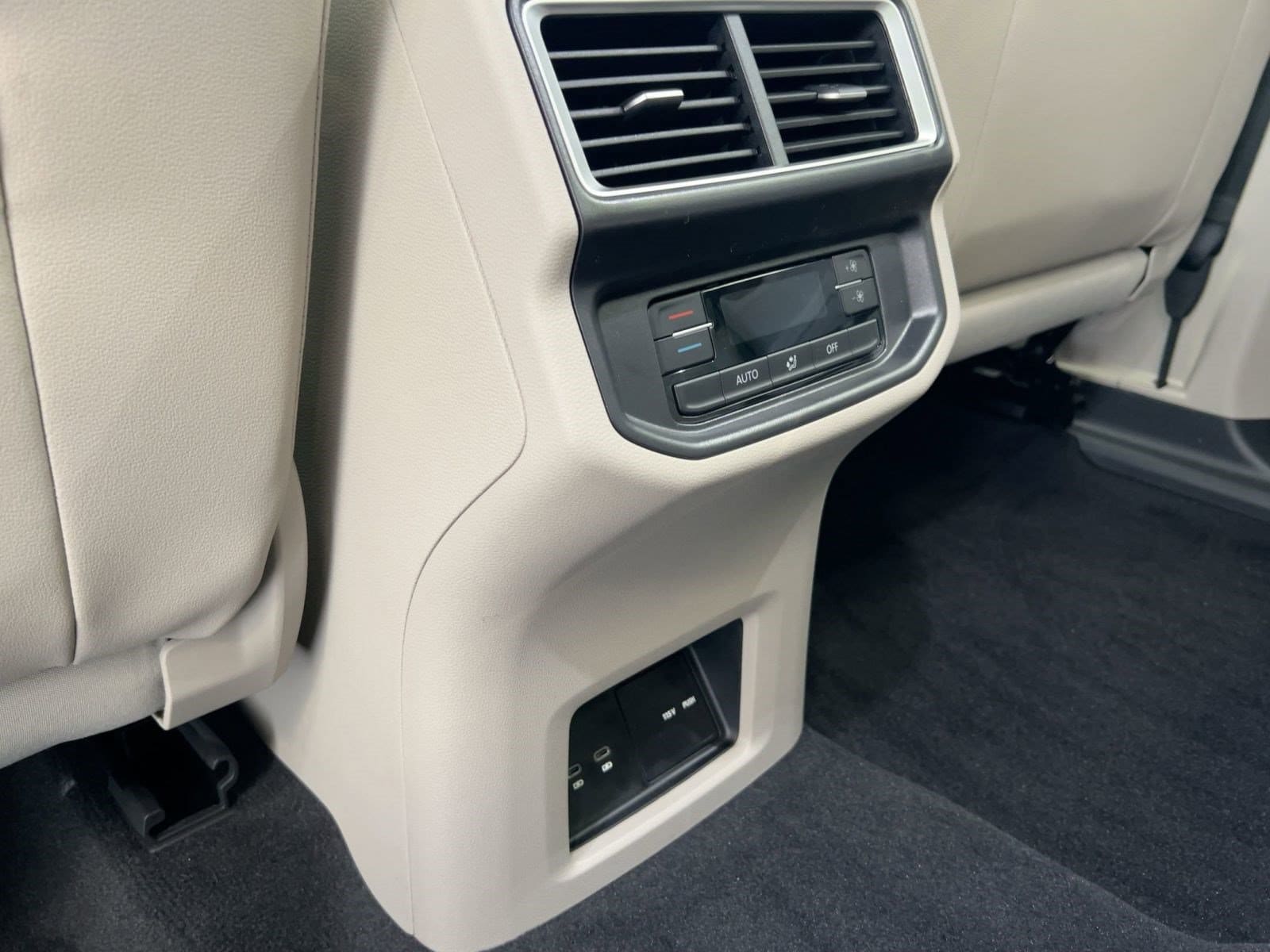 2026 Volkswagen Atlas SE w/Tech - Photo 33