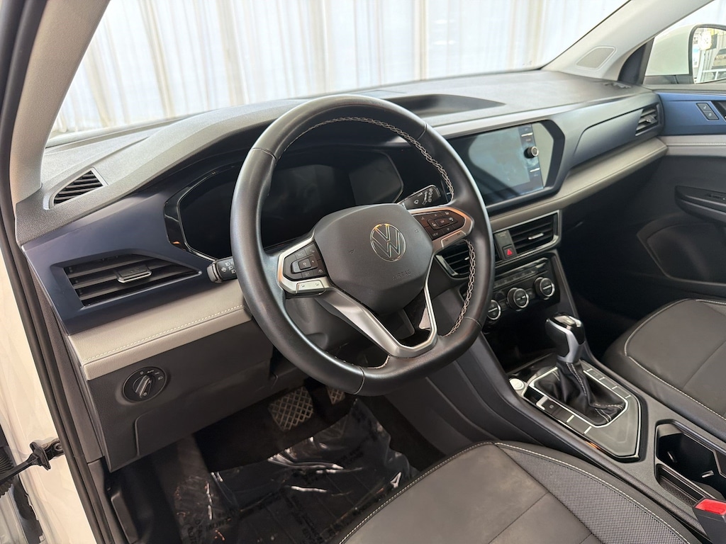 Used 2024 Volkswagen Taos SE SE FWD