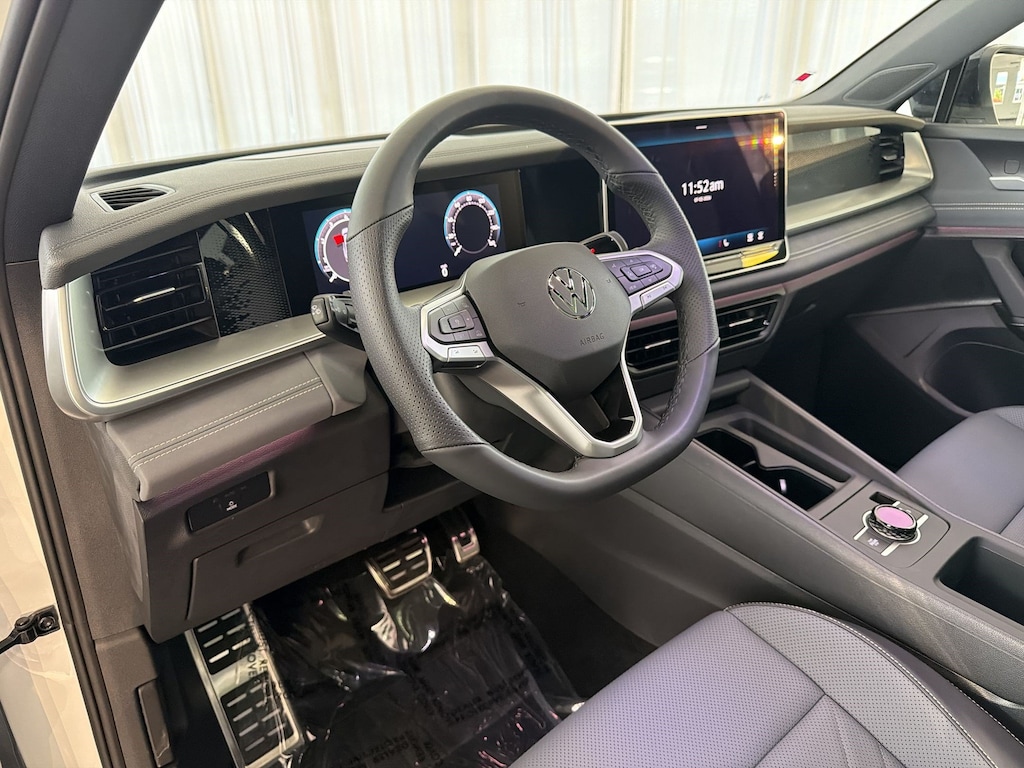 New 2026 Volkswagen Tiguan SE R-Line Black SUV