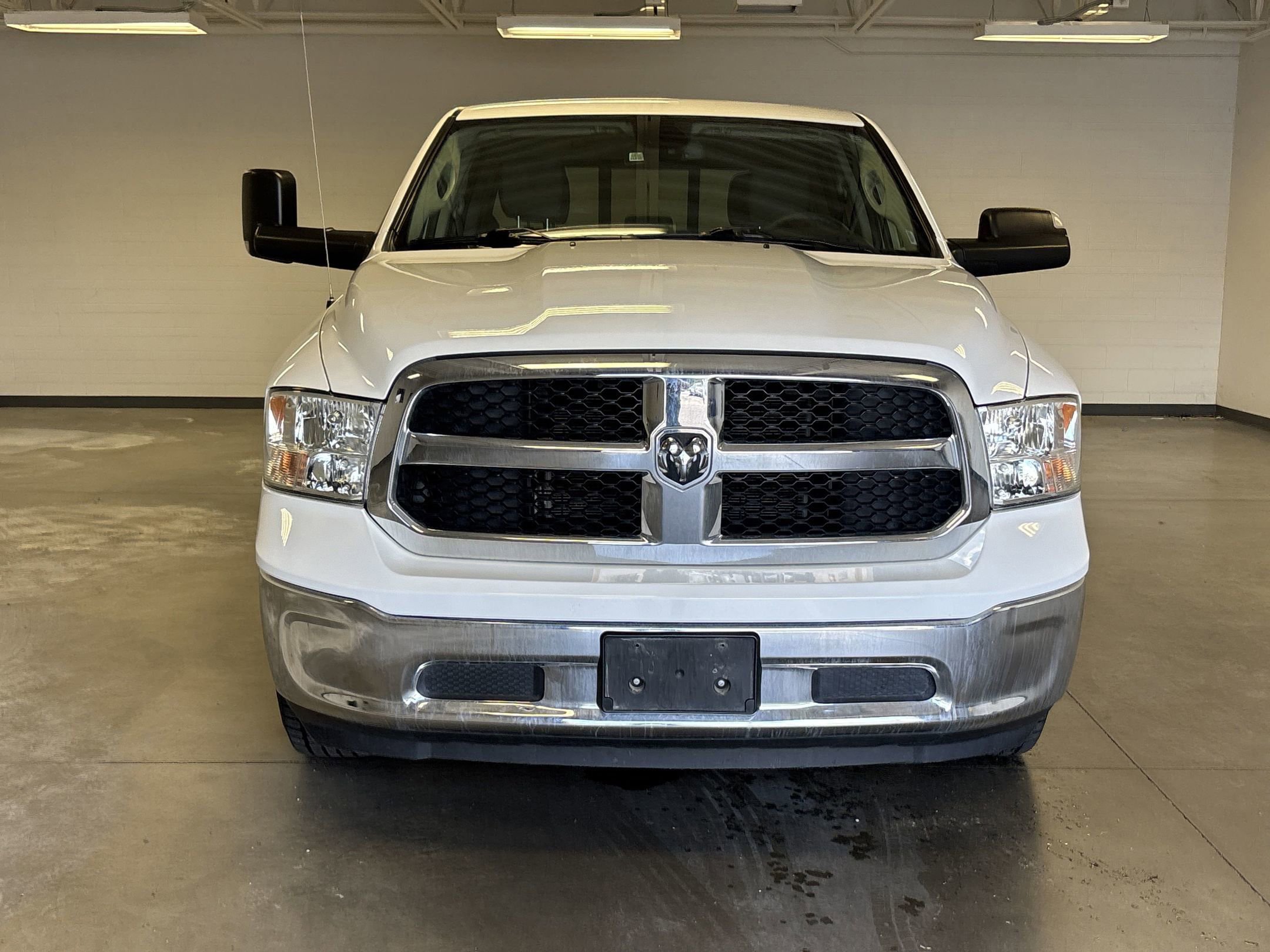 2023 Ram 1500 Classic SLT photo 4
