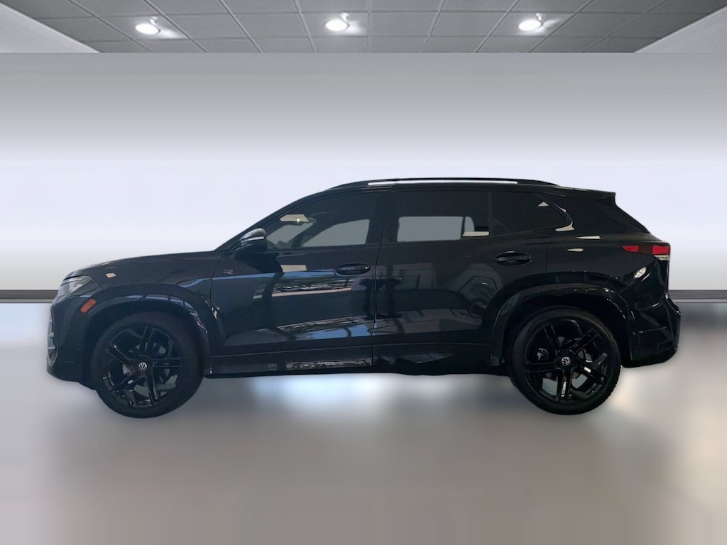 Used 2025 Volkswagen Tiguan SE R-Line Black 2.0T SE R-Line Black FWD