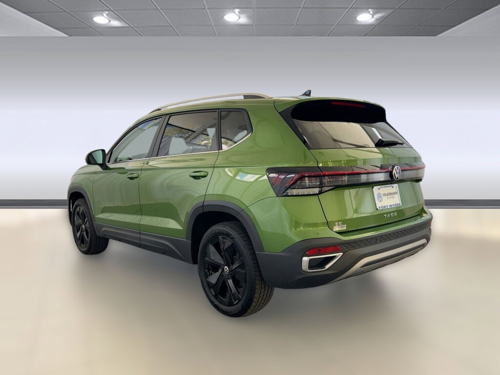 New 2026 Volkswagen Taos 1.5T SE SUV